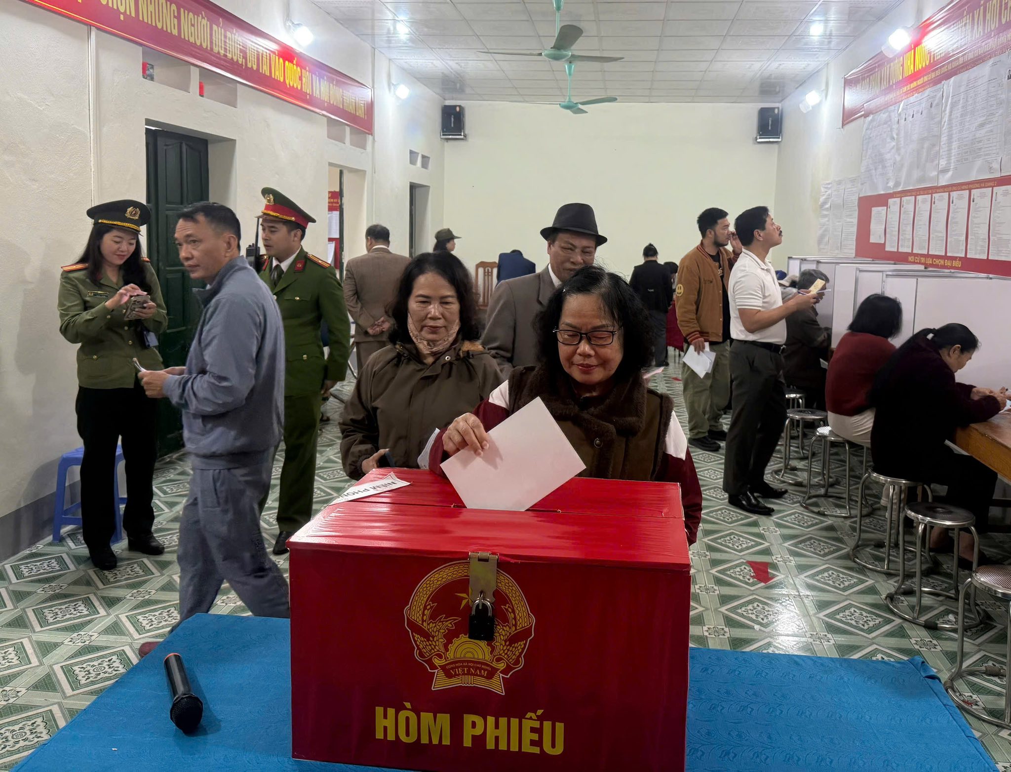 Phường Hà Giang 2: 100% cử tri tham gia bỏ phiếu trong Ngày hội toàn dân đi bầu cử