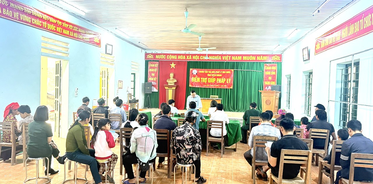 Trung tâm Trợ giúp pháp lý nhà nước tỉnh Tuyên Quang truyền thông, trợ giúp pháp lý tại xã Lao Chải