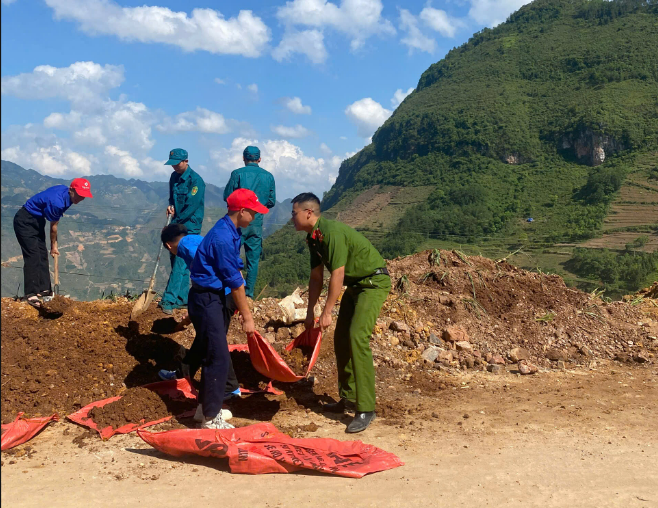 TUỔI TRẺ CÔNG AN XÃ ĐỒNG VĂN RA QUÂN THỰC HIỆN CÔNG TRÌNH “CON ĐƯỜNG THANH NIÊN” NĂM 2026