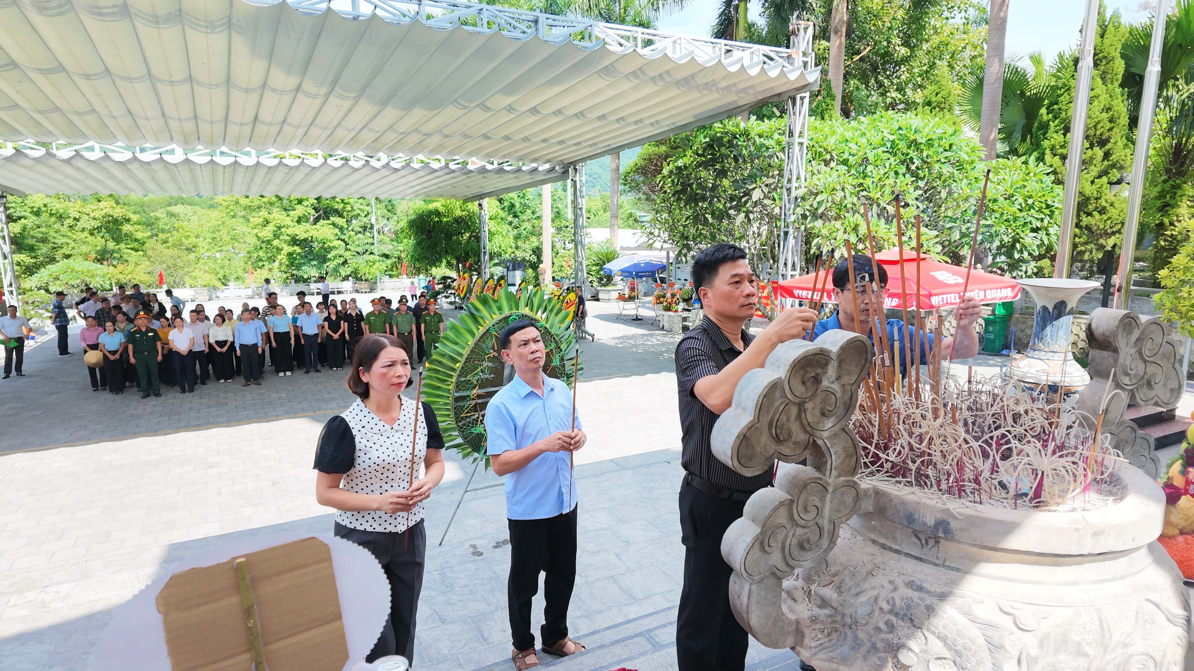 Viếng NT 9.JPG
