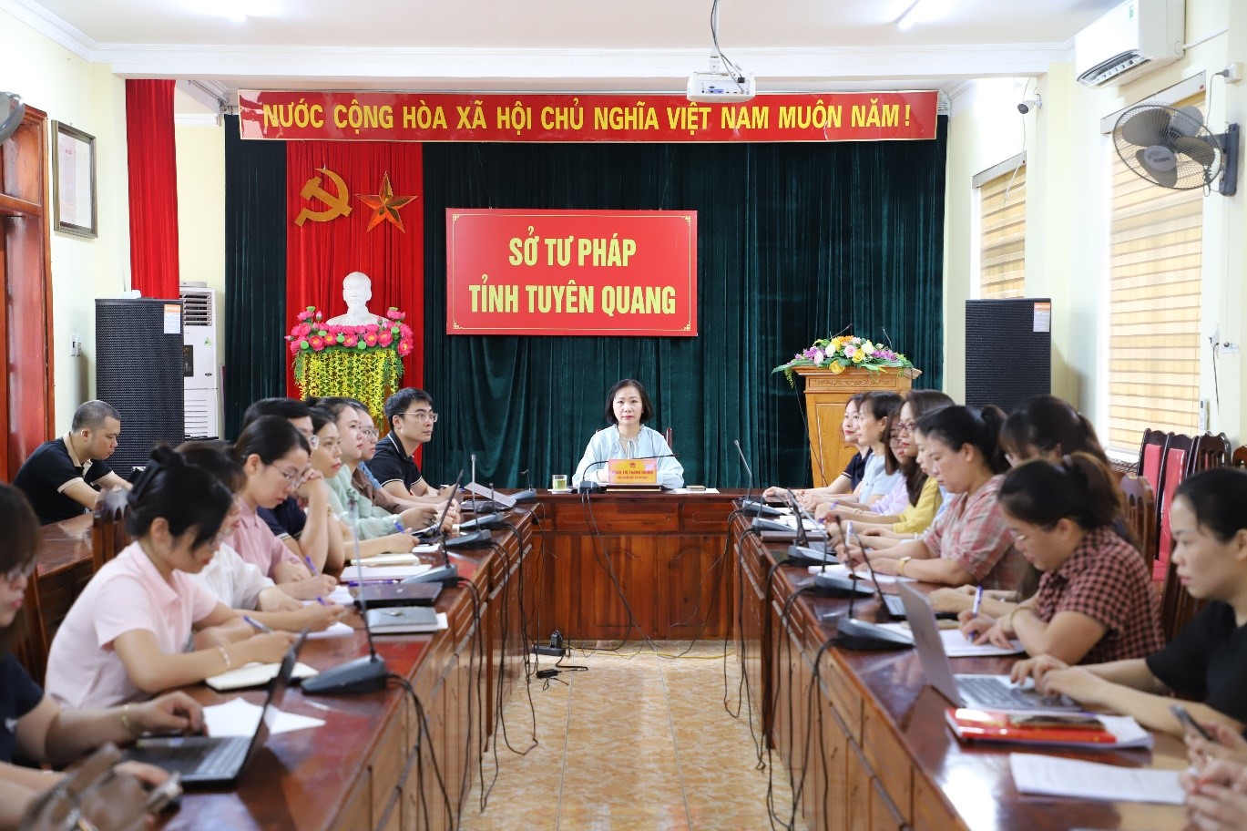 Đảng ủy Sở Tư pháp kết nối Hội nghị trực tuyến học tập, quán triệt, triển khai thực hiện các nghị quyết của Ban Chấp hành Đảng bộ tỉnh, Ban Thường vụ Tỉnh ủy
