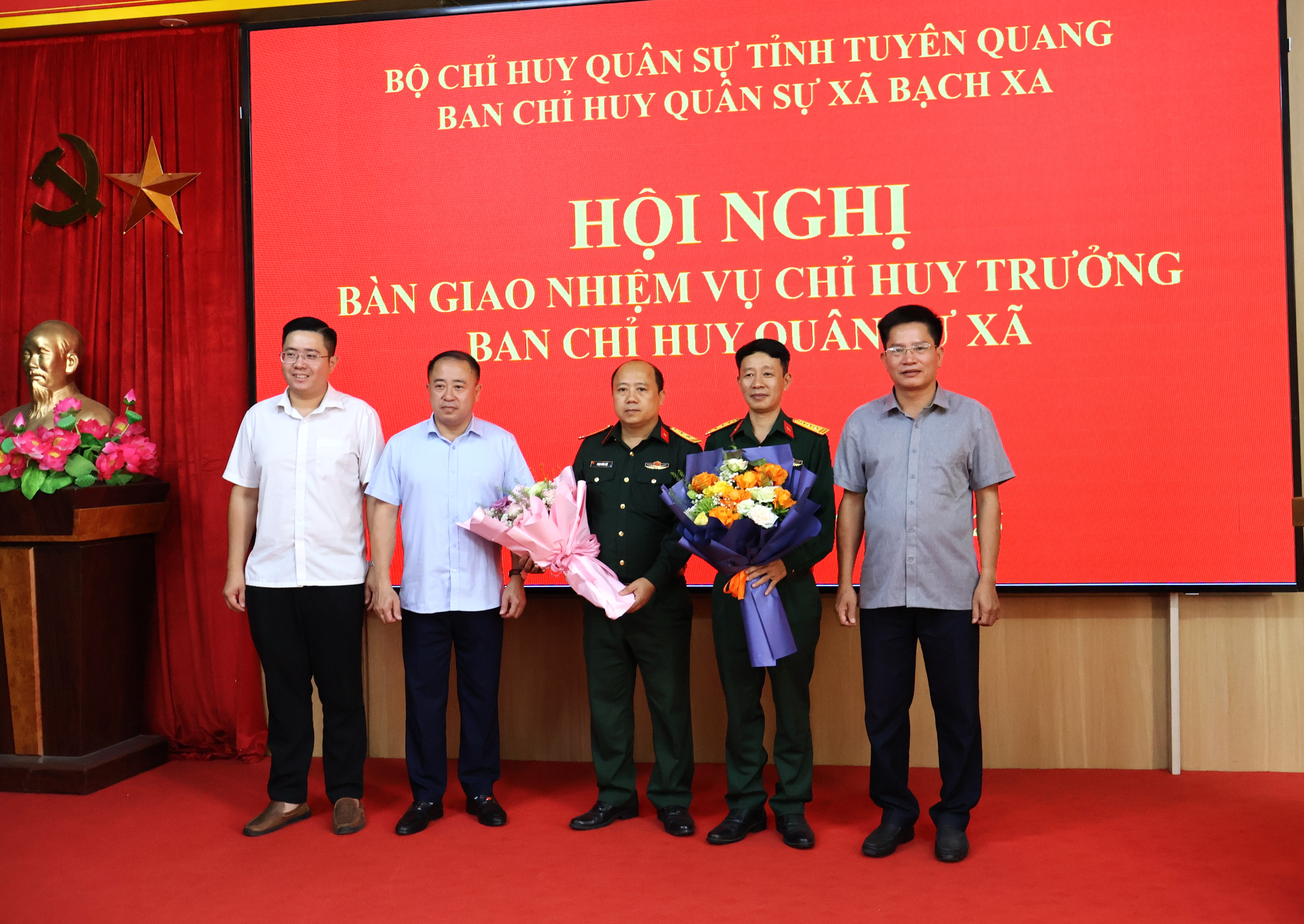 XÃ BẠCH XA TỔ CHỨC HỘI NGHỊ BÀN GIAO NHIỆM VỤ CHỈ HUY TRƯỞNG BAN CHỈ HUY QUÂN SỰ XÃ
