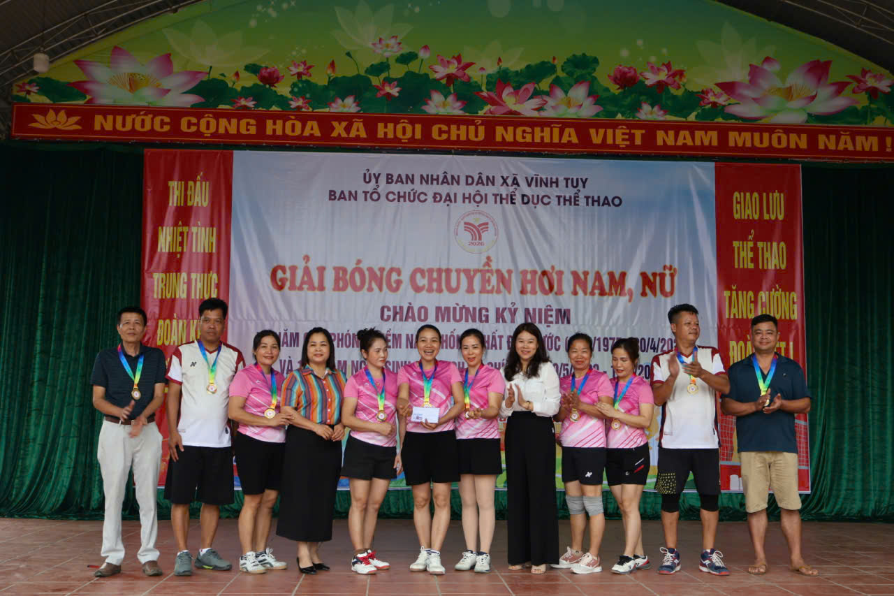 Bế mạc giair nhất pm.jpg