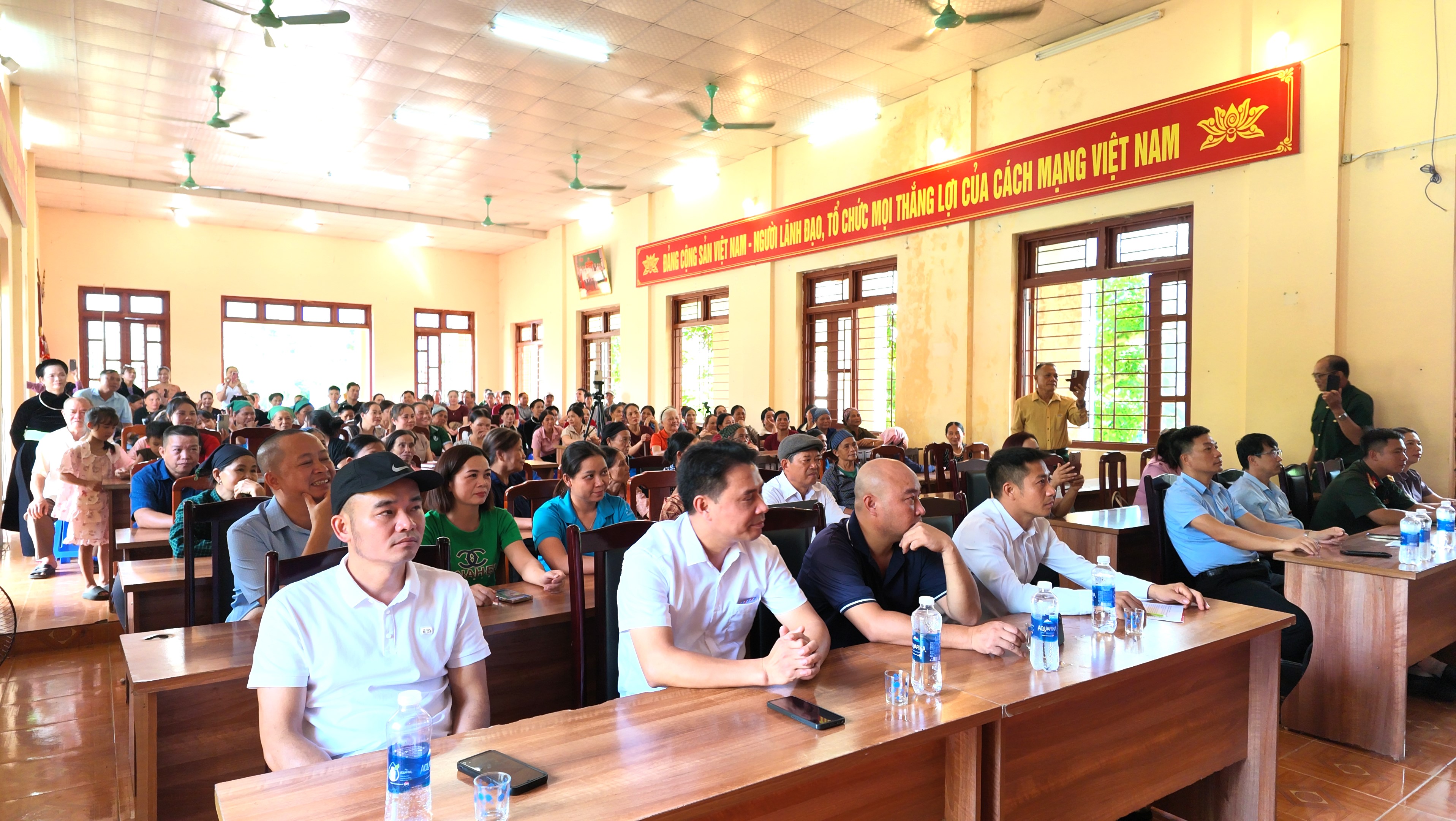 Ra mắt 5.JPG