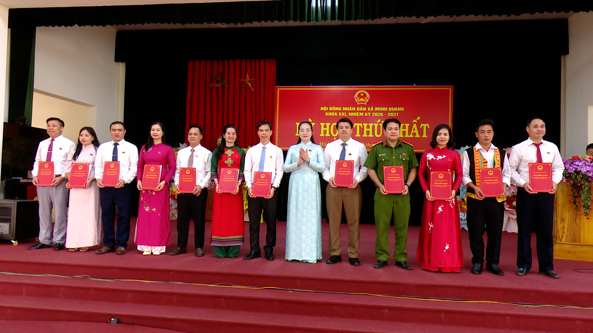 Kỳ họp thứ nhất HĐND xã Minh Quang khóa XXI, nhiệm kỳ 2026 - 2031 thành công tốt đẹp. 