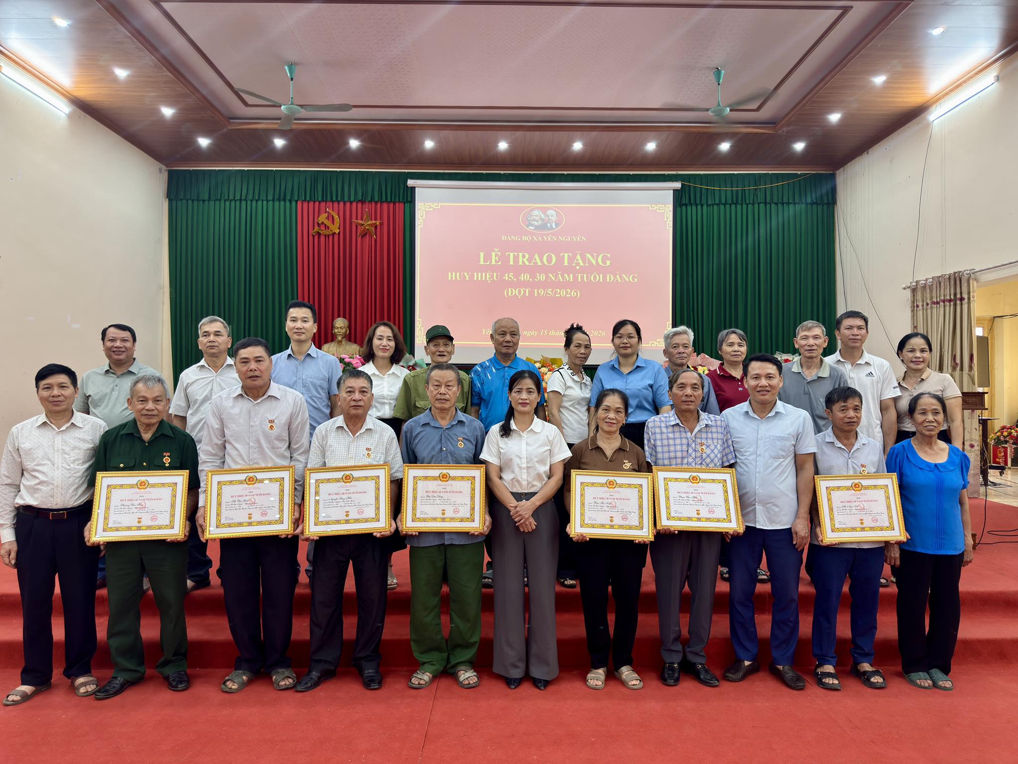  Đảng bộ xã Yên Nguyên đã tổ chức Lễ trao tặng Huy hiệu Đảng đợt 19/5/2026