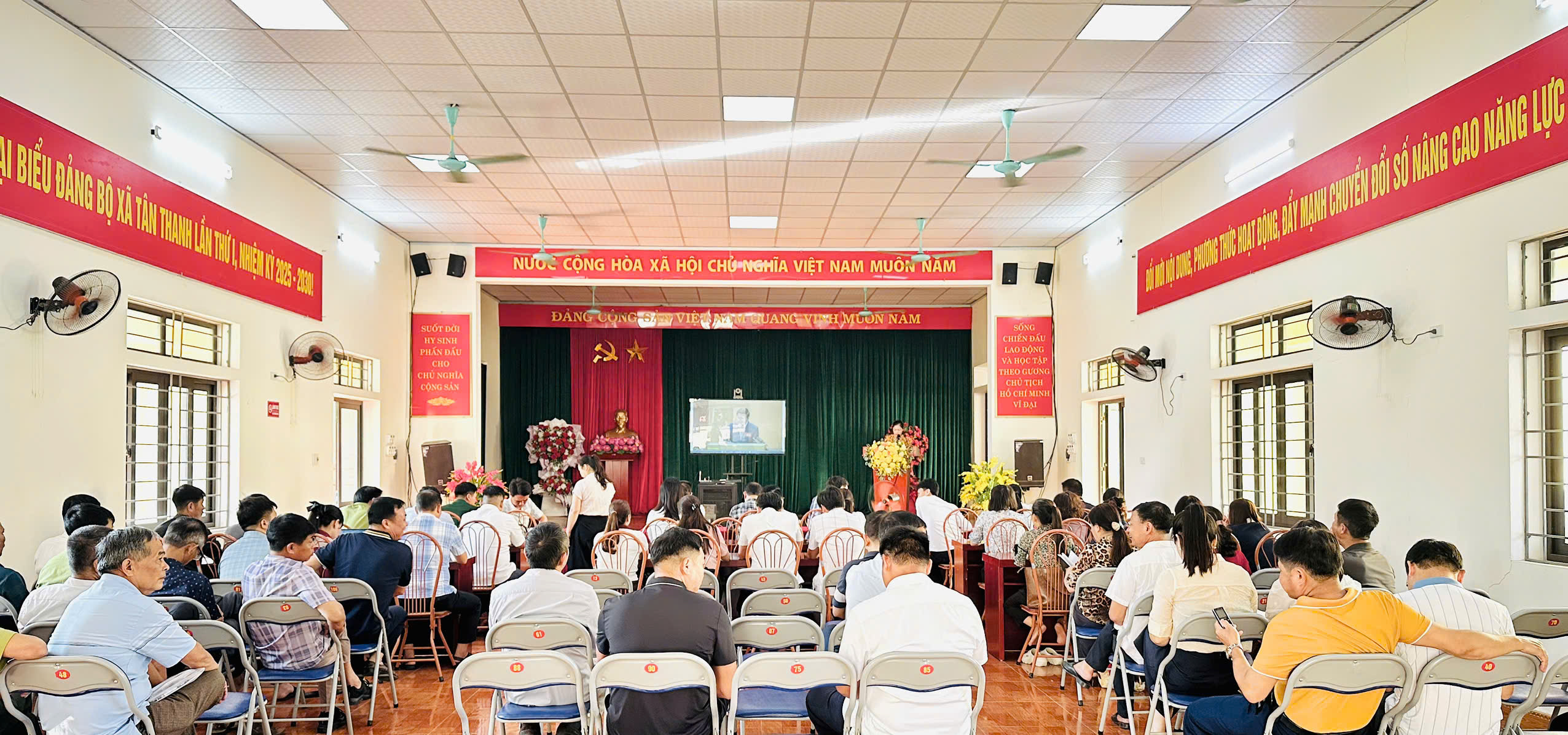 Xã Tân Thanh dự Hội nghị toàn quốc nghiên cứu, học tập, quán triệt và triển khai thực hiện một số Nghị quyết, Chỉ thị của Bộ Chính trị