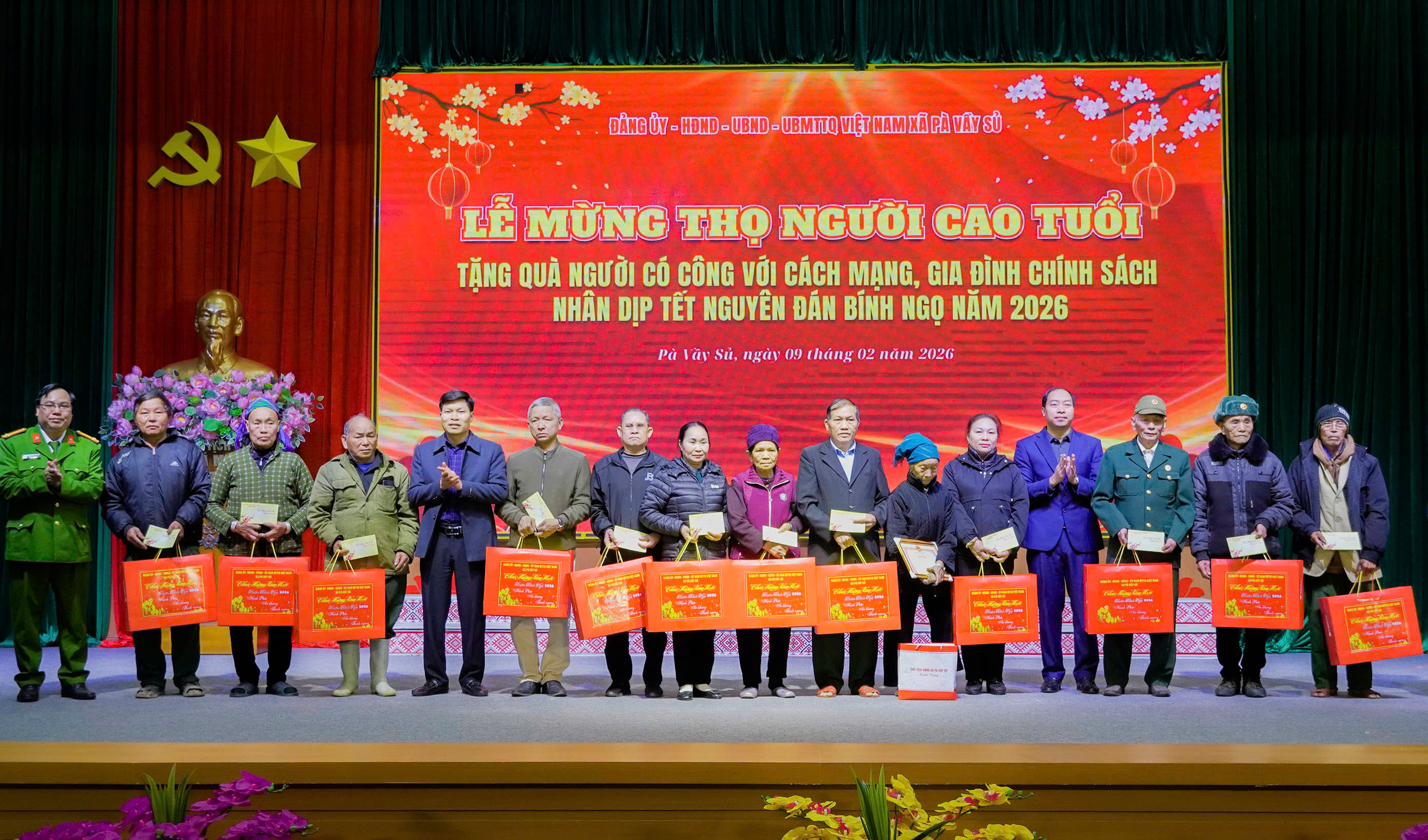 lễ mừng thọ-người c&oacute; c&ocirc;ng (1).jpg