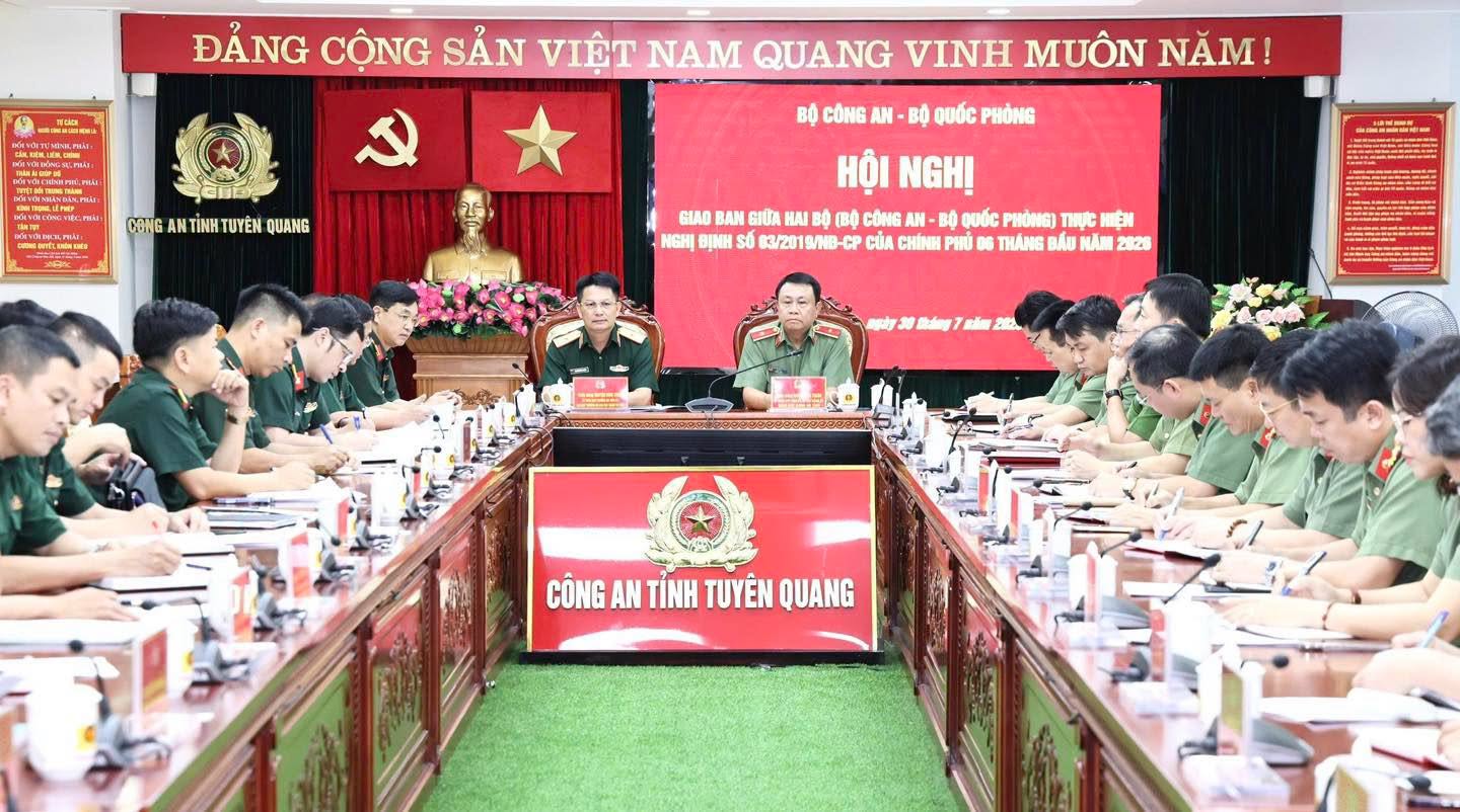 CÔNG AN TỈNH TUYÊN QUANG DỰ HỘI NGHỊ GIAO BAN PHỐI HỢP THỰC HIỆN NHIỆM VỤ GIỮA BỘ CÔNG AN VÀ BỘ QUỐC PHÒNG