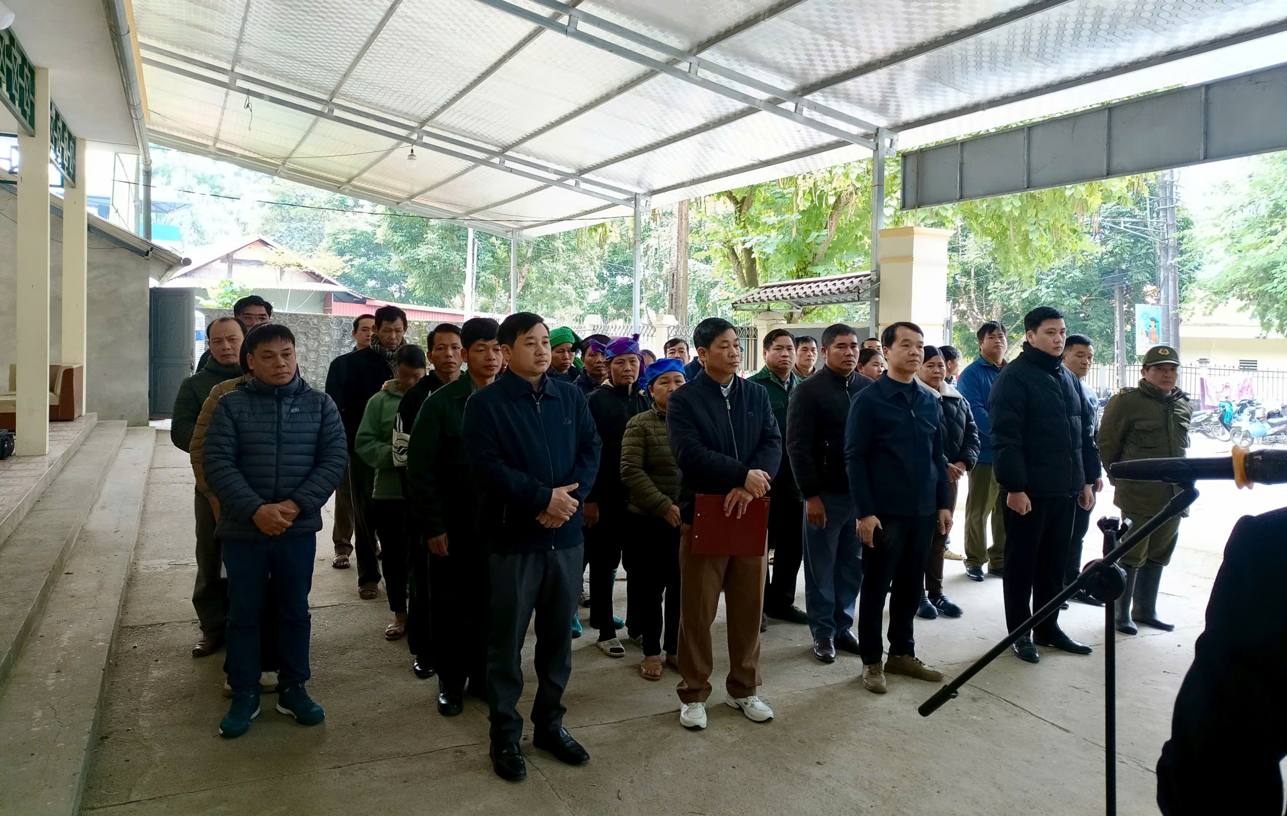 LỄ RA QUÂN PHUN KHỬ TRÙNG, TIÊU ĐỘC MÔI TRƯỜNG PHÒNG, CHỐNG BỆNH DỊCH TẢ LỢN CHÂU PHI VÀ TÁI ĐÀN SAU HẾT DỊCH