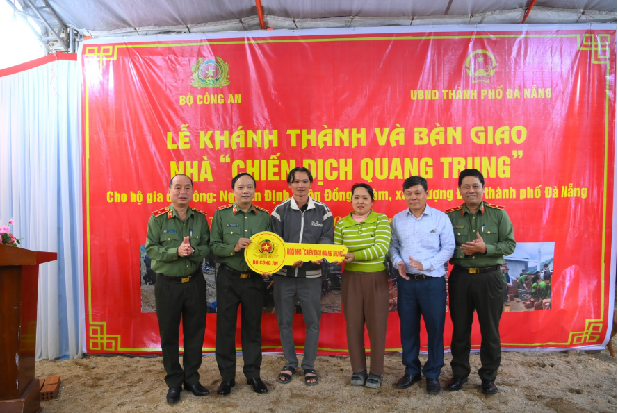 LỰC LƯỢNG CÔNG AN NHÂN DÂN HOÀN THÀNH XUẤT SẮC, THẮNG LỢI "CHIẾN DỊCH QUANG TRUNG"