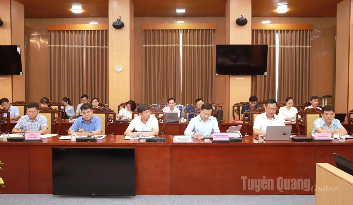 Đồng chí Chủ tịch UBND tỉnh Phan Huy Ngọc: Ứng dụng KHCN phải có mục đích cụ thể và hướng đi rõ ràng