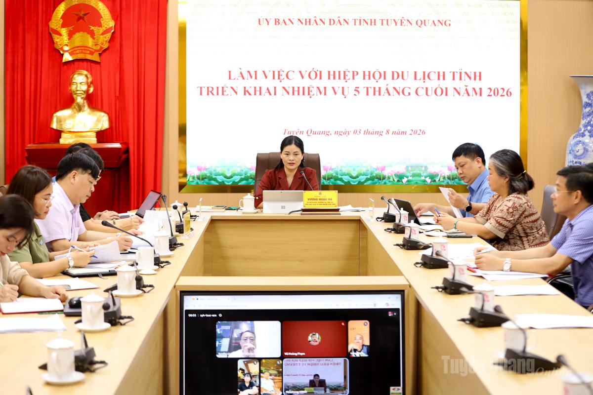 Phó Chủ tịch UBND tỉnh Vương Ngọc Hà làm việc với Hiệp hội Du lịch tỉnh