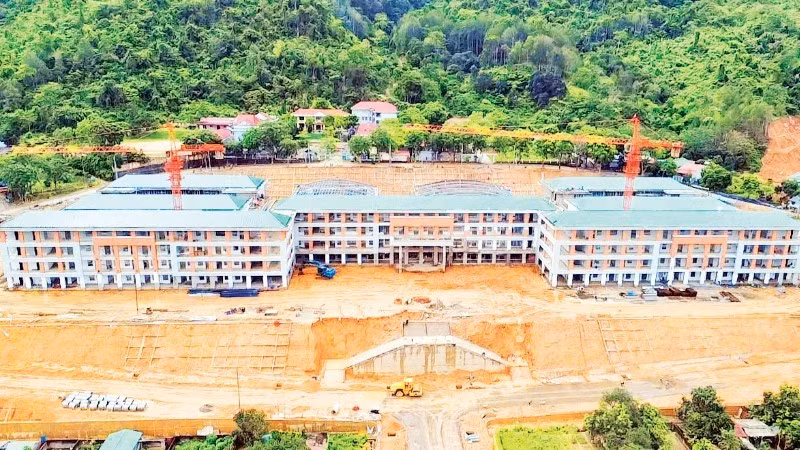 Bảo đảm hoàn thành 100 trường nội trú vùng biên trước năm học mới