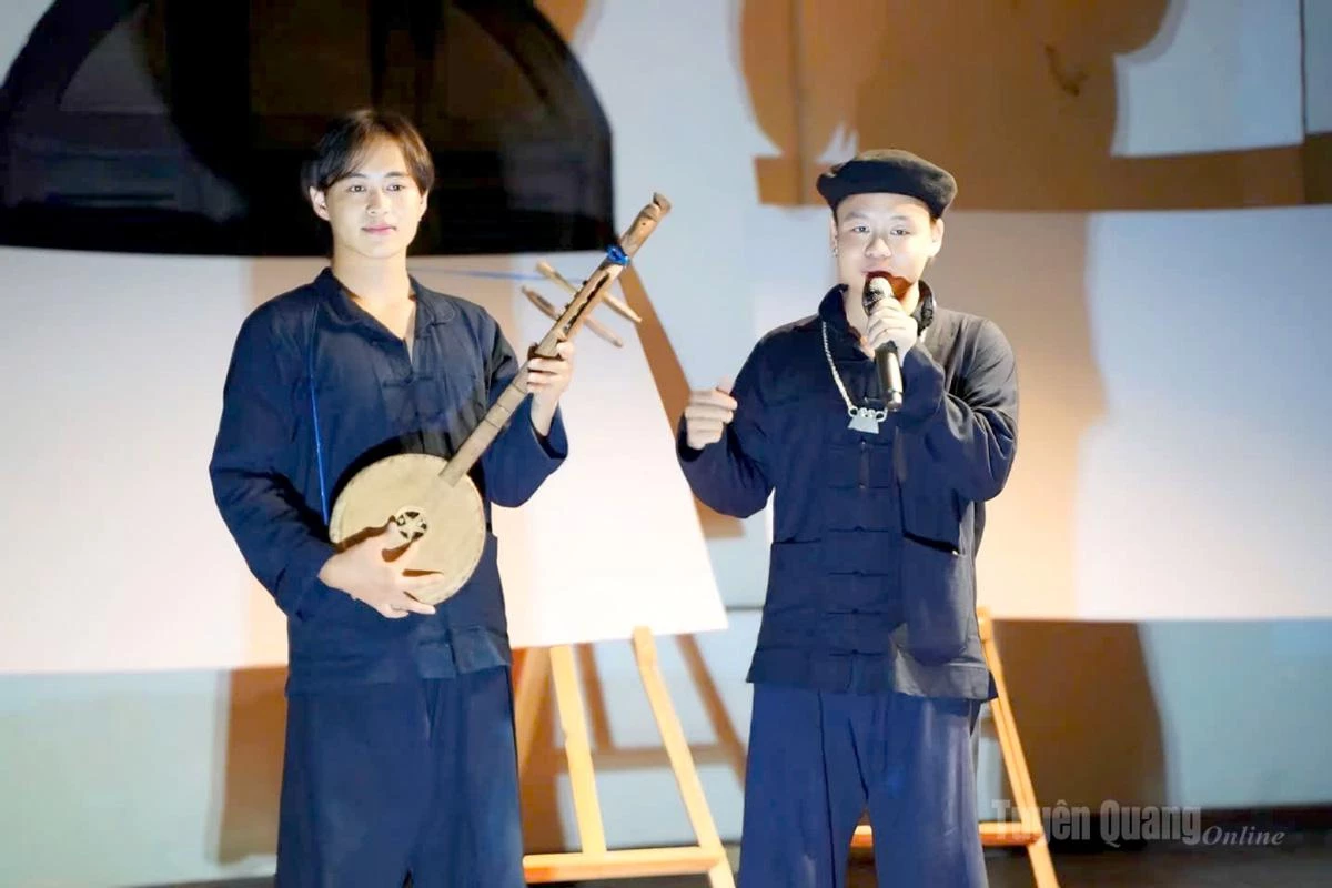 Thanh âm của núi