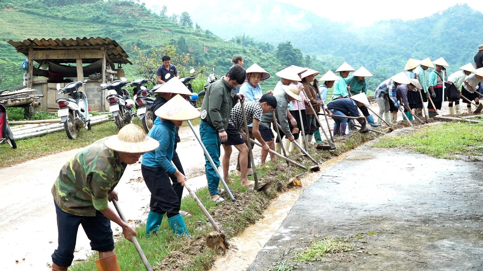 Ra quân hưởng ứng “Ngày thứ 7 chung tay xây dựng nông thôn mới”