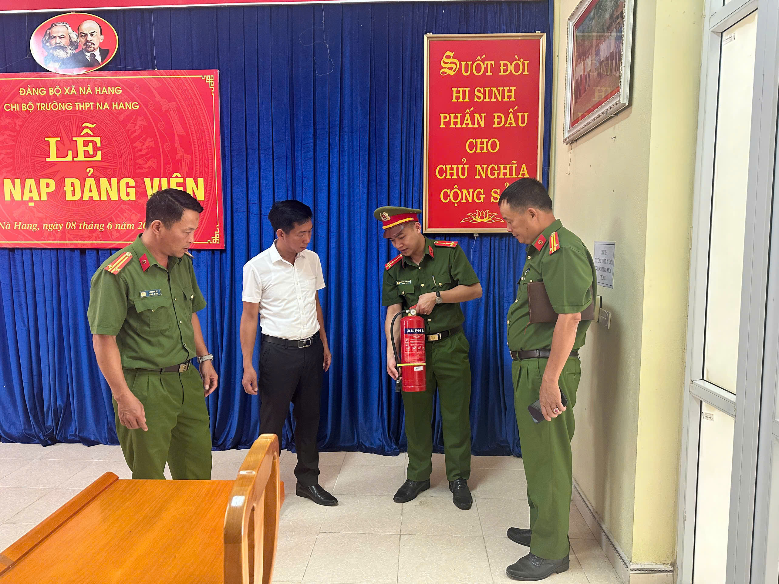 CÔNG AN XÃ NÀ HANG CHỦ ĐỘNG BẢO ĐẢM ĐIỀU KIỆN TỐT NHẤT PHỤC VỤ KỲ THI TỐT NGHIỆP THPT VÀ TUYỂN SINH NĂM 2026