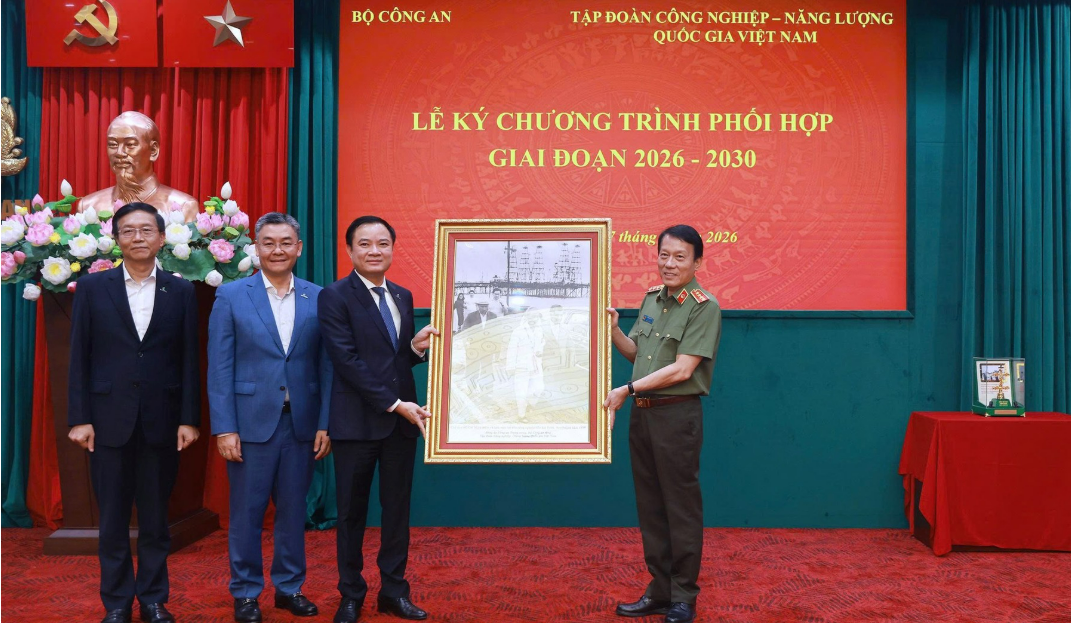 LỄ KÝ CHƯƠNG TRÌNH PHỐI HỢP GIỮA BỘ CÔNG AN VÀ TẬP ĐOÀN CÔNG NGHIỆP - NĂNG LƯỢNG QUỐC GIA VIỆT NAM