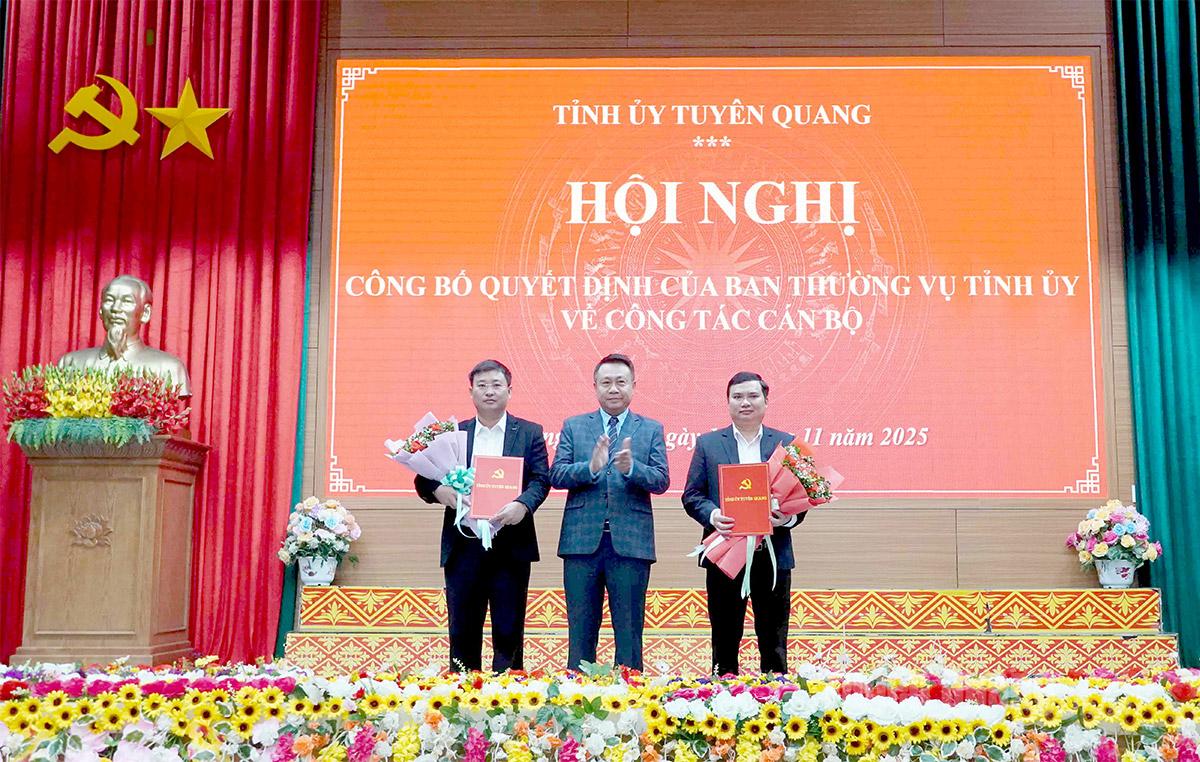 Công bố quyết định luân chuyển Phó Bí thư Đảng uỷ hai xã Hoàng Su Phì và Bản Máy