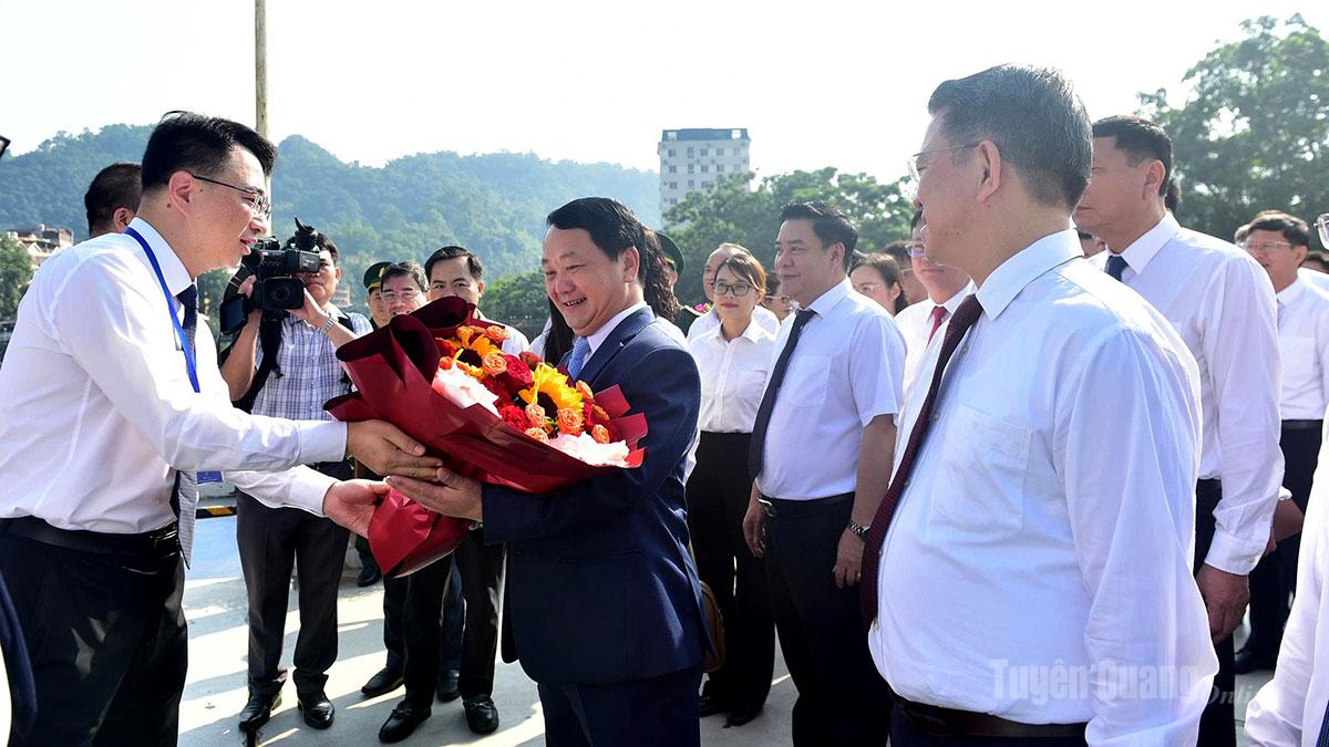 Đoàn đại biểu tỉnh Tuyên Quang bắt đầu thăm và làm việc tại Vân Nam (Trung Quốc)