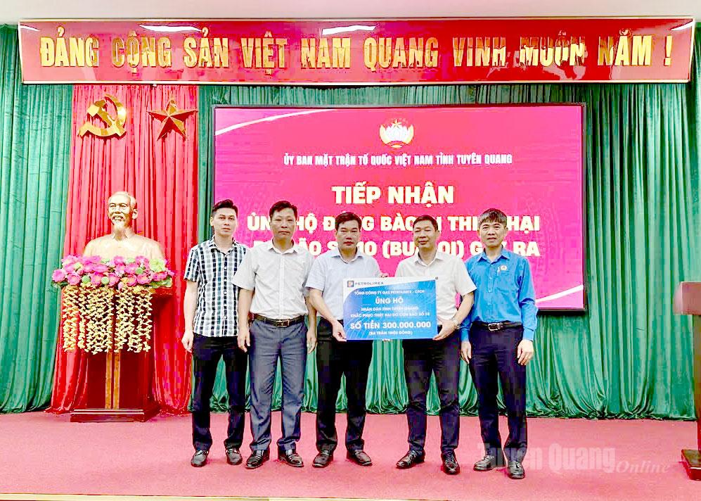 Ủy ban MTTQ Việt Nam tỉnh tiếp nhận 420 triệu đồng ủng hộ khắc phục hậu quả mưa bão