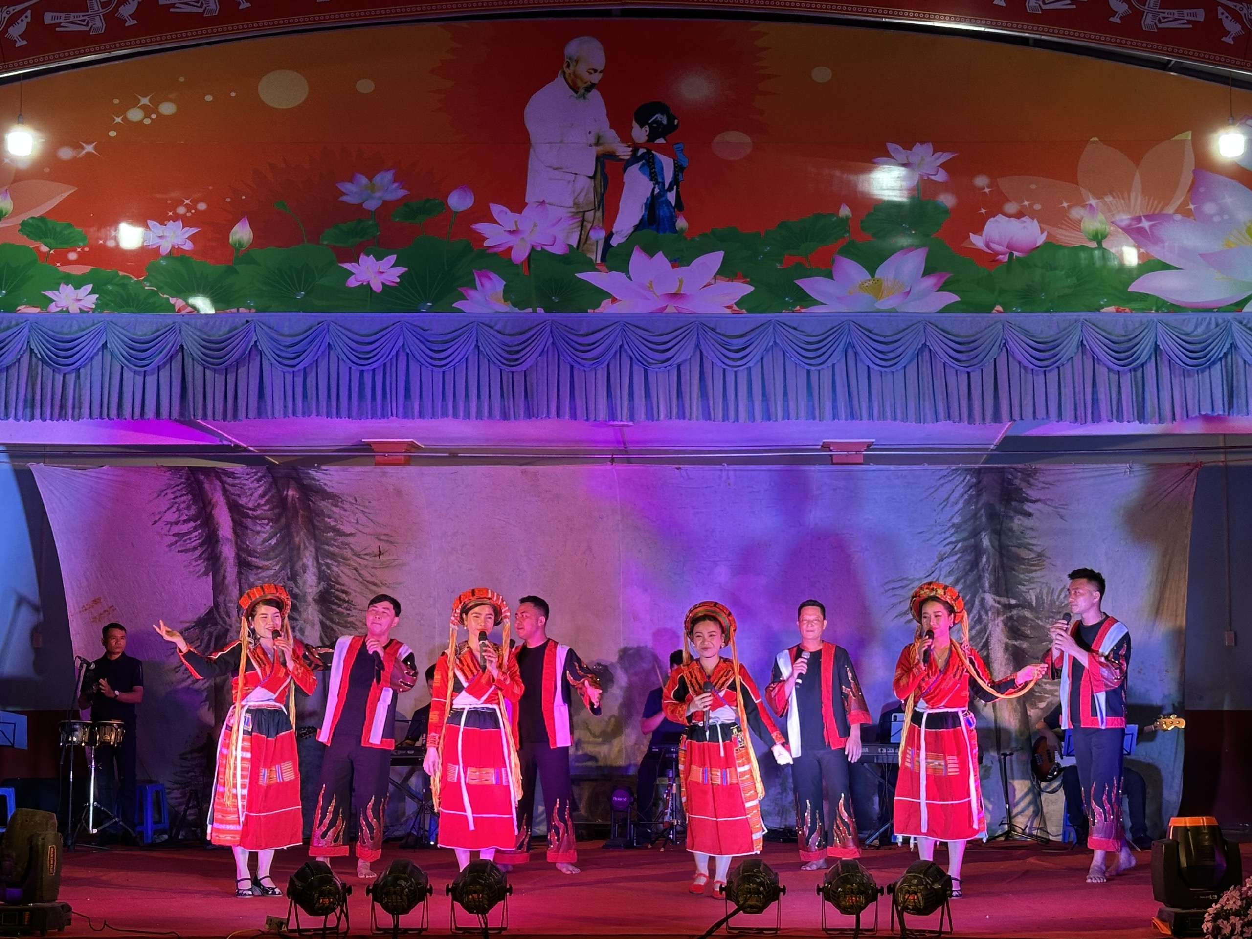 Đoàn Nghệ thuật Dân tộc tỉnh Tuyên Quang Chương trình nghệ thuật phục vụ nhiệm vụ chính trị tại xã Nghĩa Thuận
