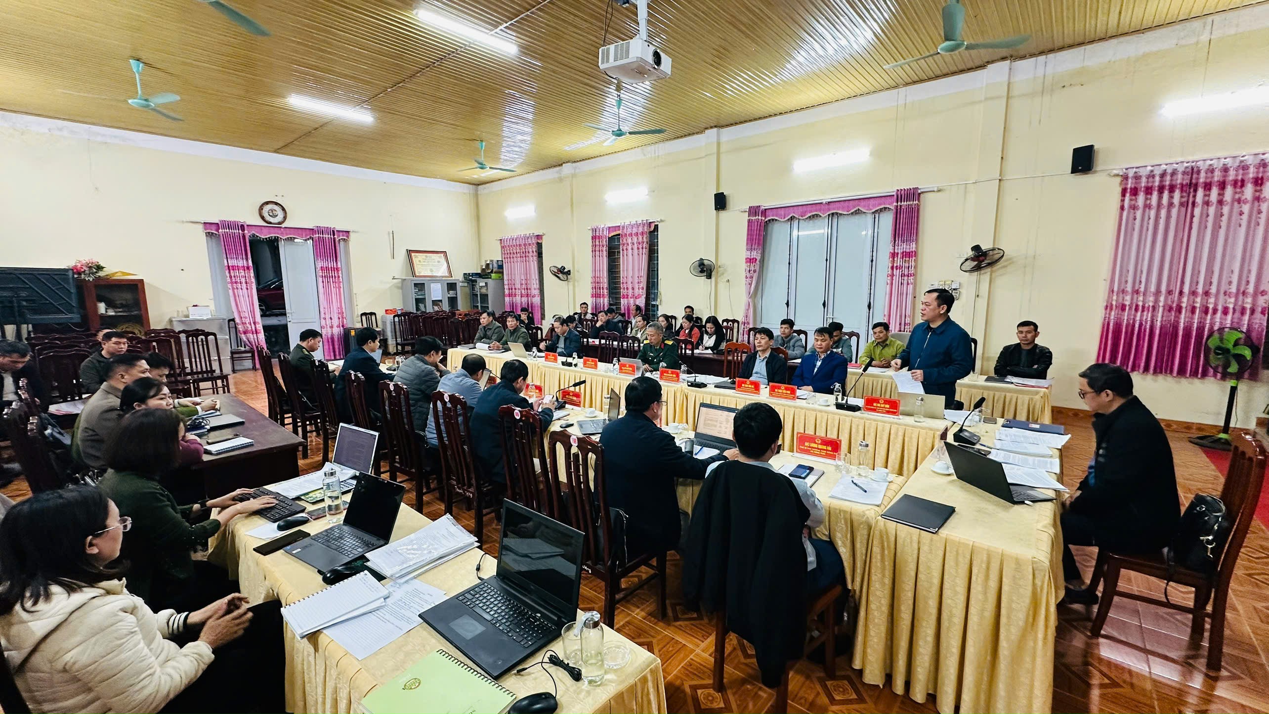 UBND xã Hồng Thái tổ chức phiên họp thường kỳ tháng 01 năm 2026