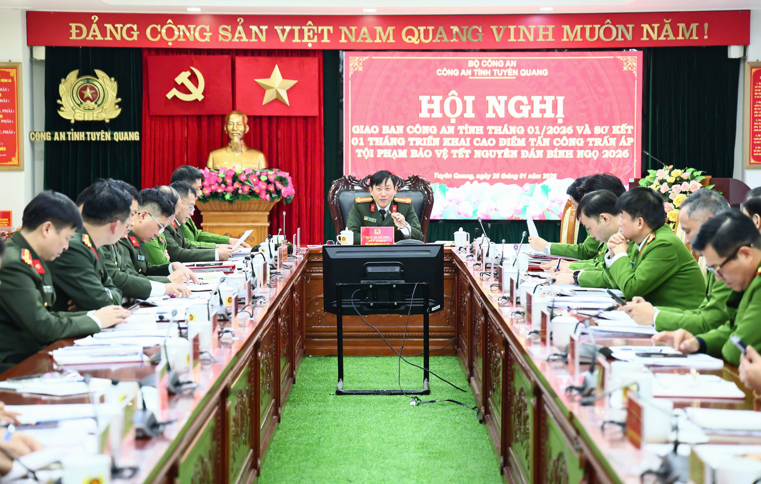 CÔNG AN TỈNH TUYÊN QUANG TỔ CHỨC HỘI NGHỊ GIAO BAN THÁNG 01/2026 VÀ SƠ KẾT 01 THÁNG TRIỂN KHAI CAO ĐIỂM TẤN CÔNG TRẤN ÁP TỘI PHẠM BẢO VỆ TẾT NGUYÊN ĐÁN BÍNH NGỌ 2026
