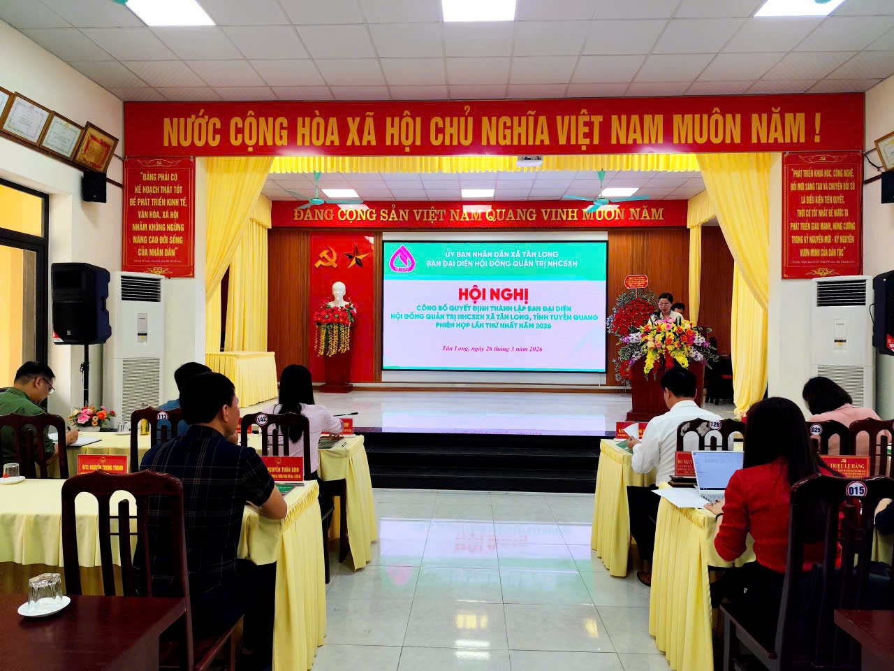 Xã Tân Long công bố thành lập Ban đại diện HĐQT NHCSXH.