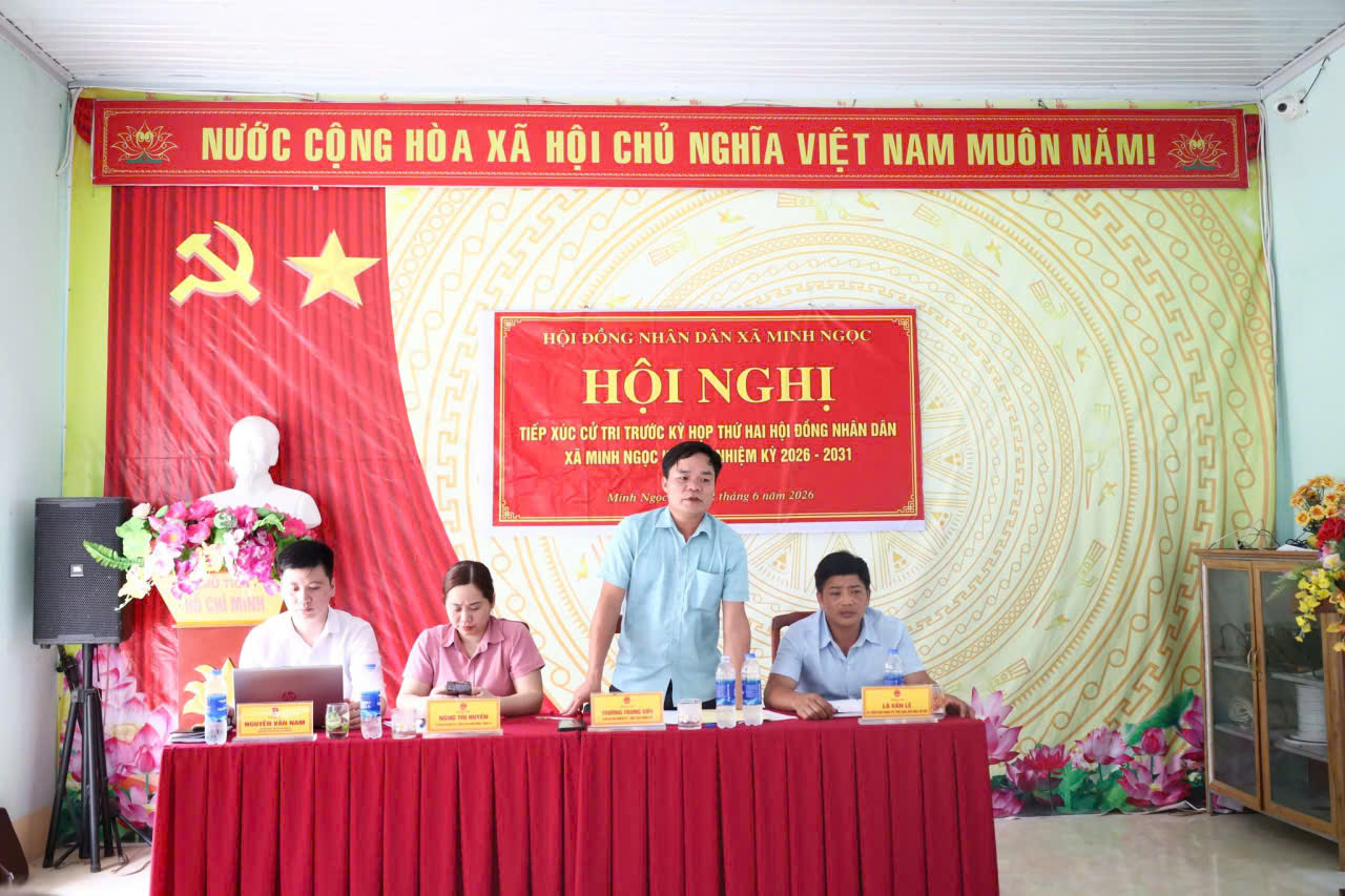 TỔ ĐẠI BIỂU SỐ 05 HĐND XÃ TIẾP XÚC CỬ TRI TRƯỚC KỲ HỌP THỨ HAI HĐND XÃ TẠI THÔN TẢ LUỒNG, NÀ LẠI