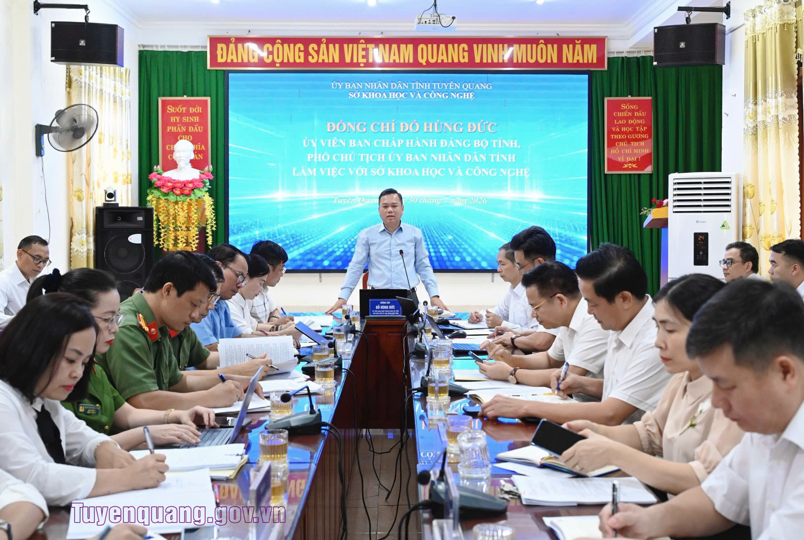 Tập trung tháo gỡ điểm nghẽn, tạo đột phá về khoa học, công nghệ và chuyển đổi số