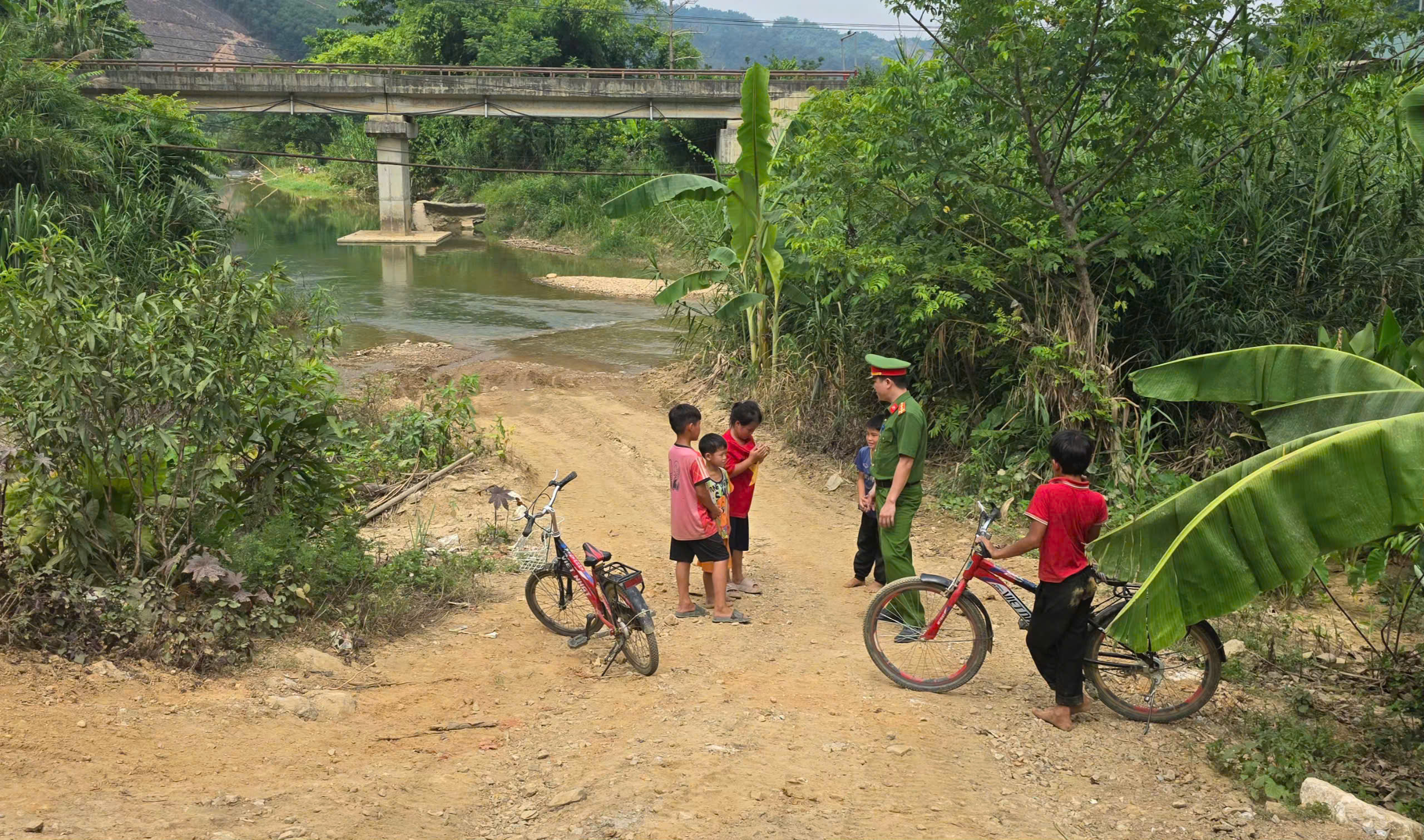 KIẾN THIẾT - MÙA HÈ AN TOÀN, CHUNG TAY PHÒNG, CHỐNG ĐUỐI NƯỚC CHO TRẺ EM