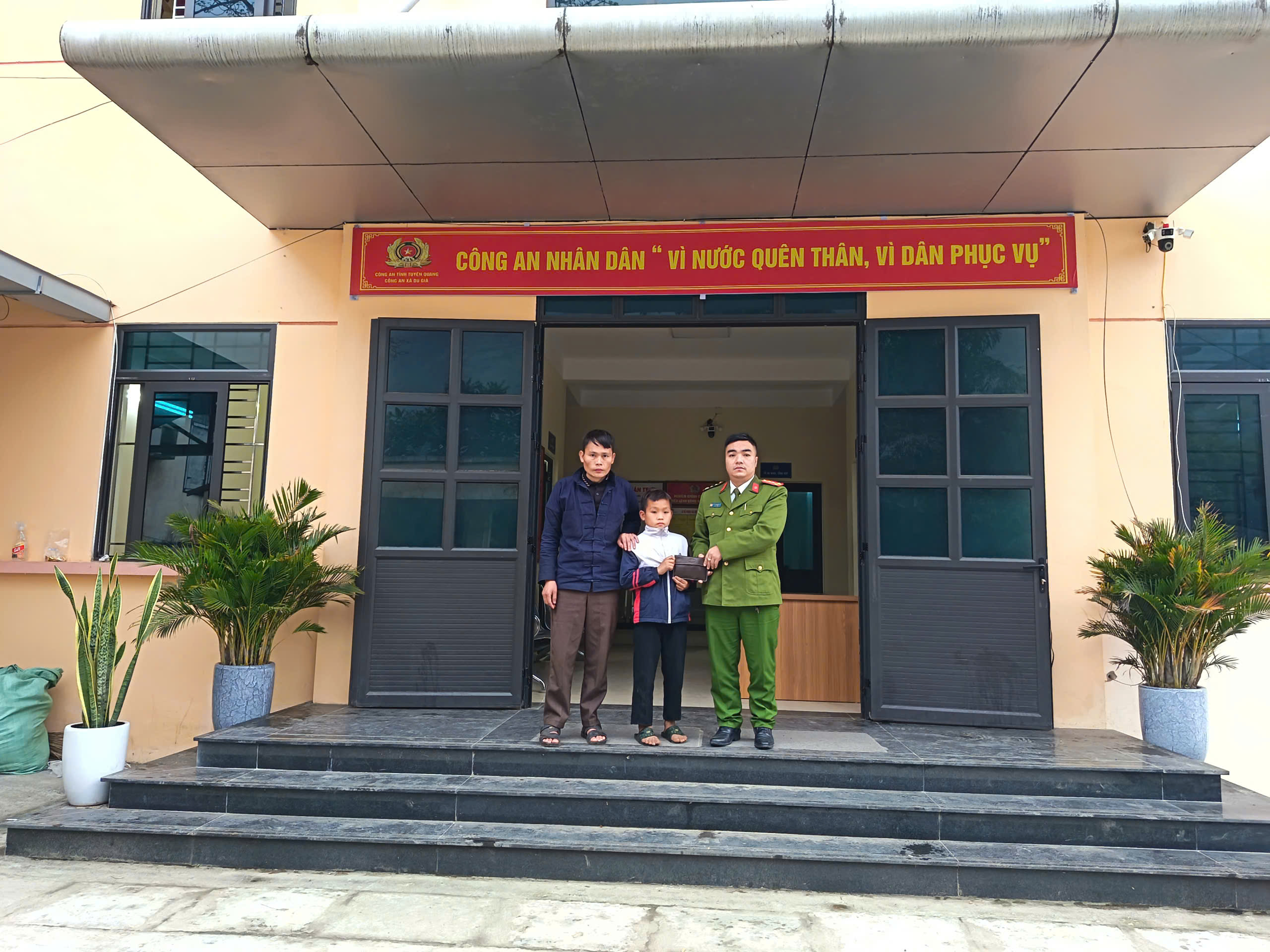  TẬN TÂM GIÚP NGƯỜI DÂN TÌM LẠI GIẤY TỜ QUAN TRỌNG