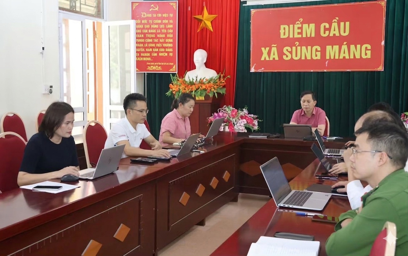 Sủng Máng tham dự hội nghị đánh giá tiến độ thực hiện các Chương trình mục tiêu quốc gia