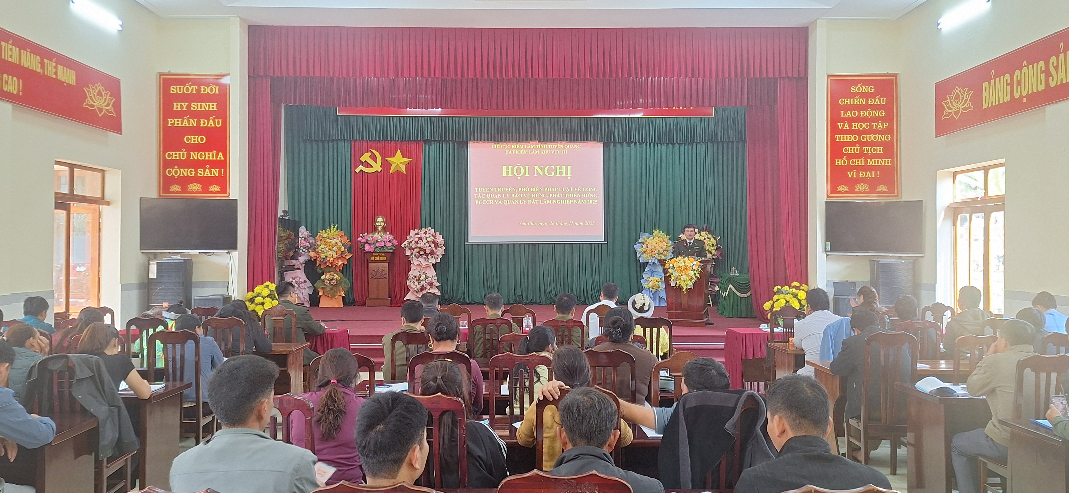 ỦY BAN NHÂN DÂN XÃ YÊN PHÚ, TỈNH TUYÊN QUANG PHỐI HỢP TỔ CHỨC HỘI NGHỊ TUYÊN TRUYỀN VỀ CÔNG TÁC BẢO VỆ RỪNG