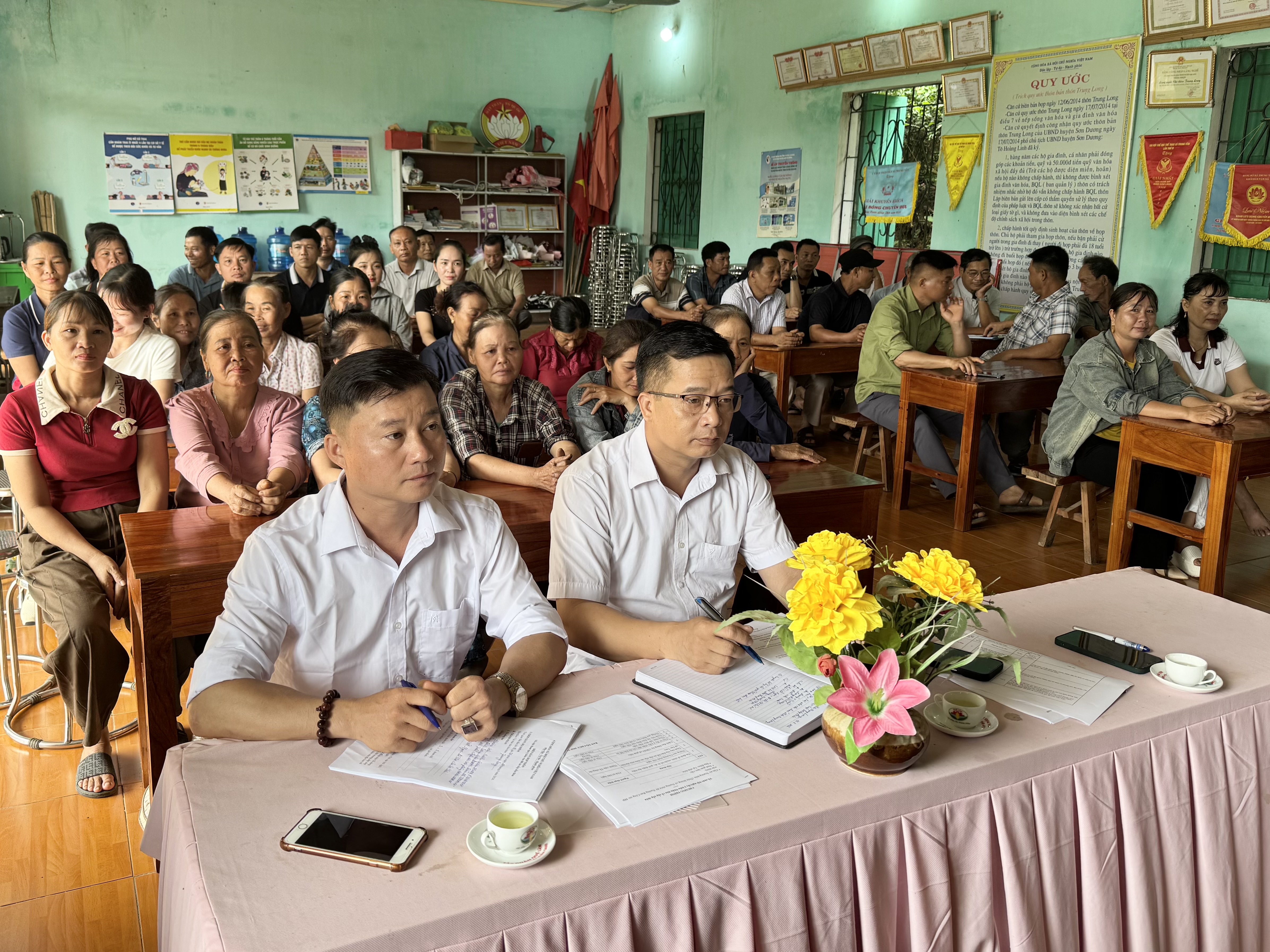 Thôn Trung Long tổ chức lấy ý kiến Nhân dân về Đề án sắp xếp thôn