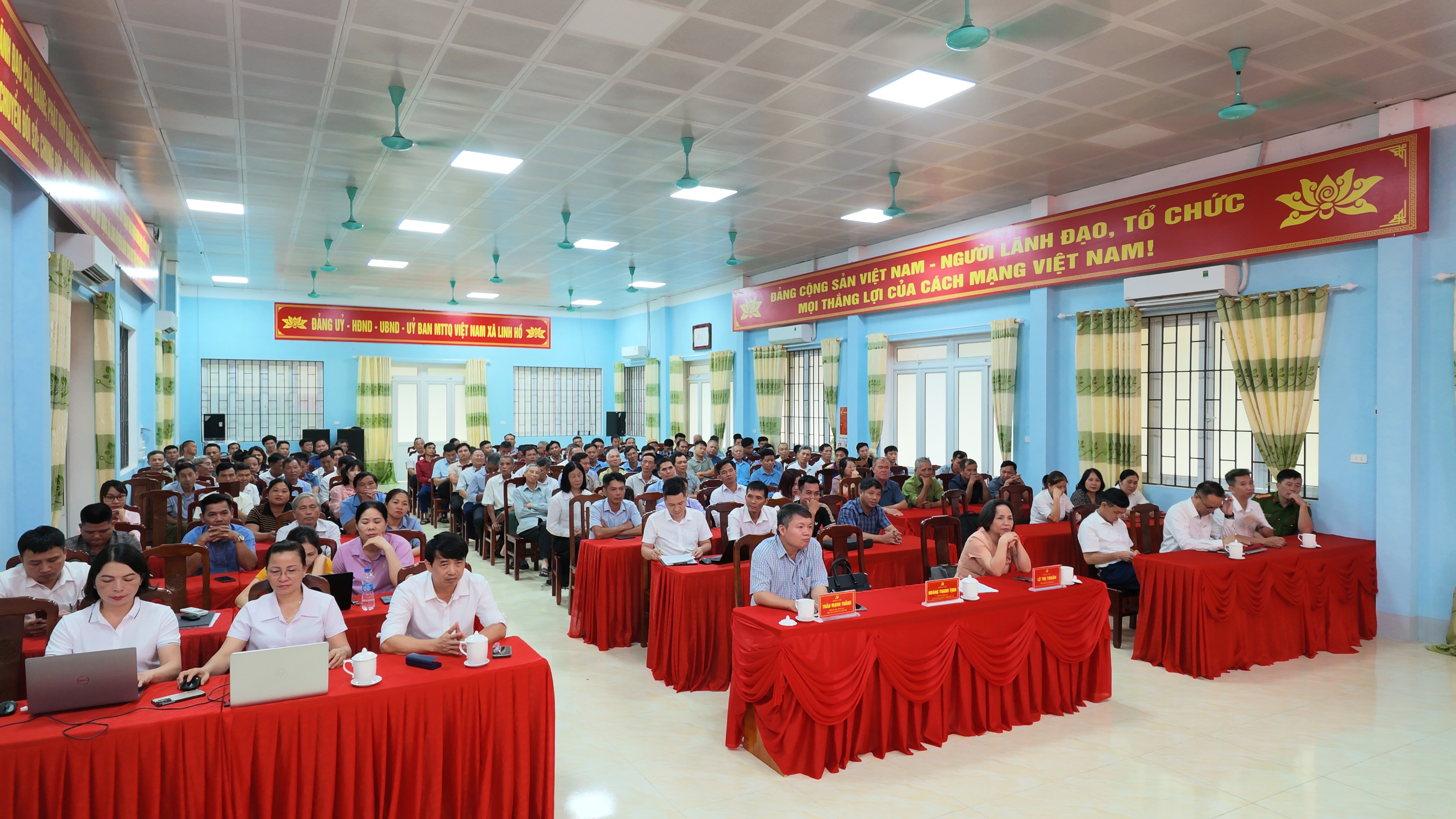 Gặp mặt 3.JPG
