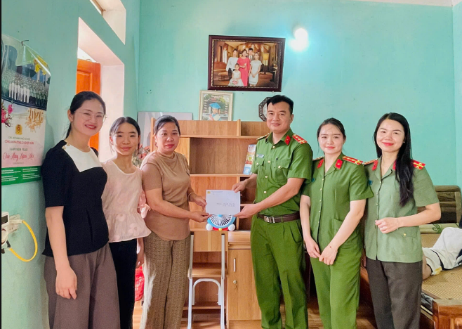 CON NUÔI CÔNG AN XÃ - ĐIỂM TỰA THẮP SÁNG ƯỚC MƠ