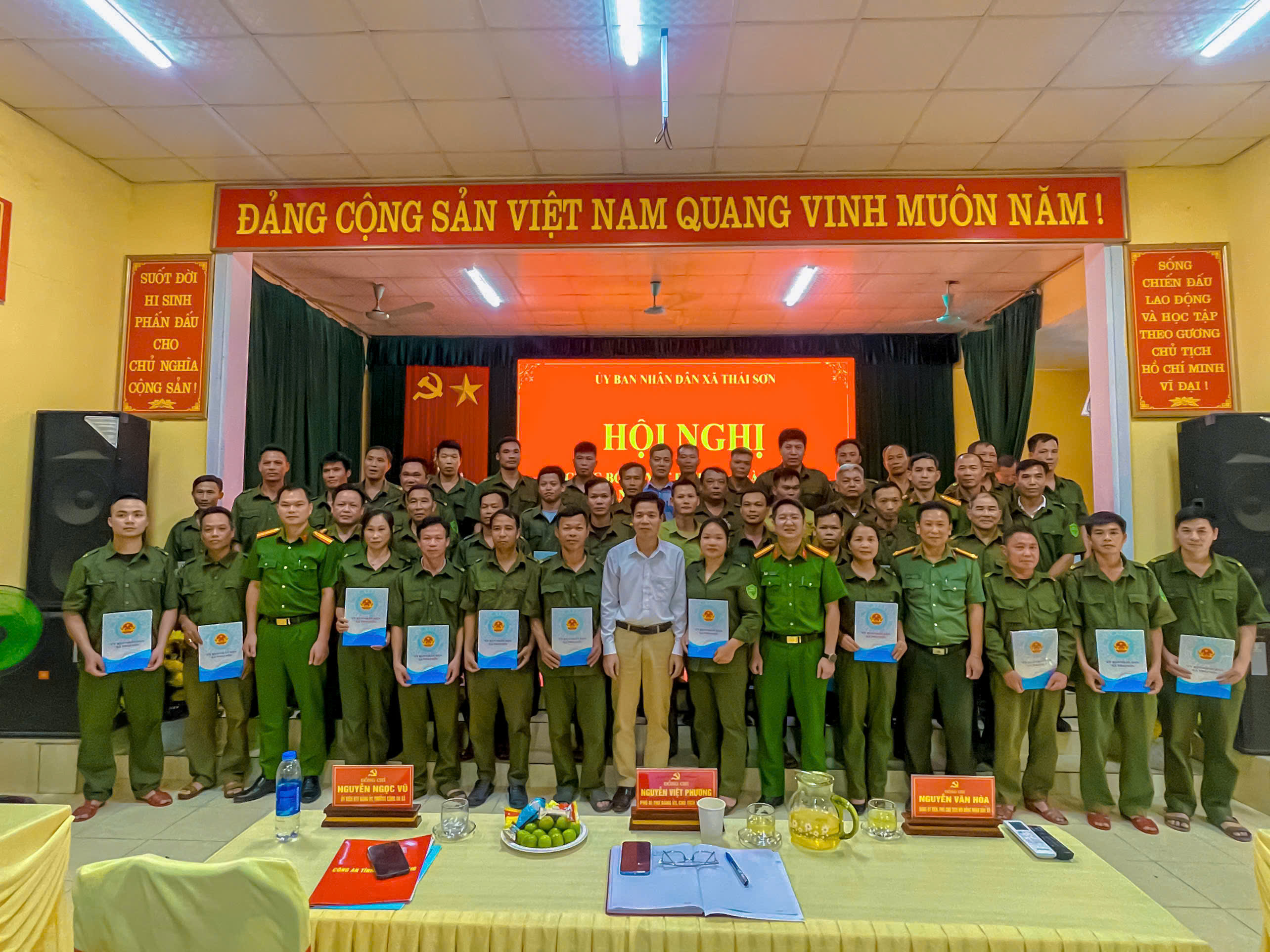 CÔNG AN XÃ THÁI SƠN TỔ CHỨC HỘI NGHỊ SƠ KẾT CÔNG TÁC CÔNG AN 6 THÁNG ĐẦU NĂM 2026 VÀ CÔNG BỐ QUYẾT ĐỊNH THÀNH LẬP CÁC TỔ BẢO VỆ AN NINH, TRẬT TỰ Ở CƠ SỞ