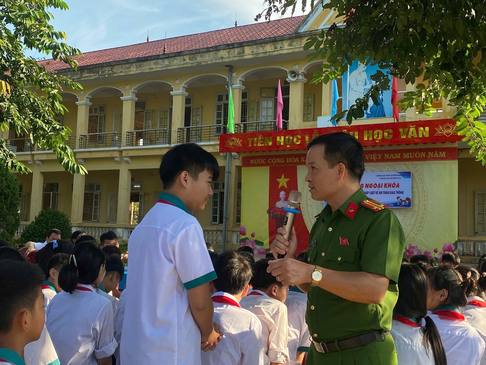 CÔNG AN XÃ BÌNH CA TỔ CHỨC TUYÊN TRUYỀN GIÁO DỤC PHÁP LUẬT CHO HỌC SINH