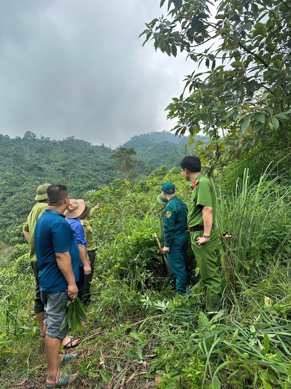 CÔNG AN XÃ HÙNG ĐỨC CHỦ ĐỘNG, QUYẾT LIỆT TRIỂN KHAI CÔNG TÁC PHÒNG CHỐNG CHÁY RỪNG TRONG CAO ĐIỂM NẮNG NÓNG, KHÔ HANH