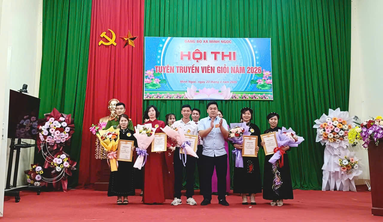 trao giải 2.jpg