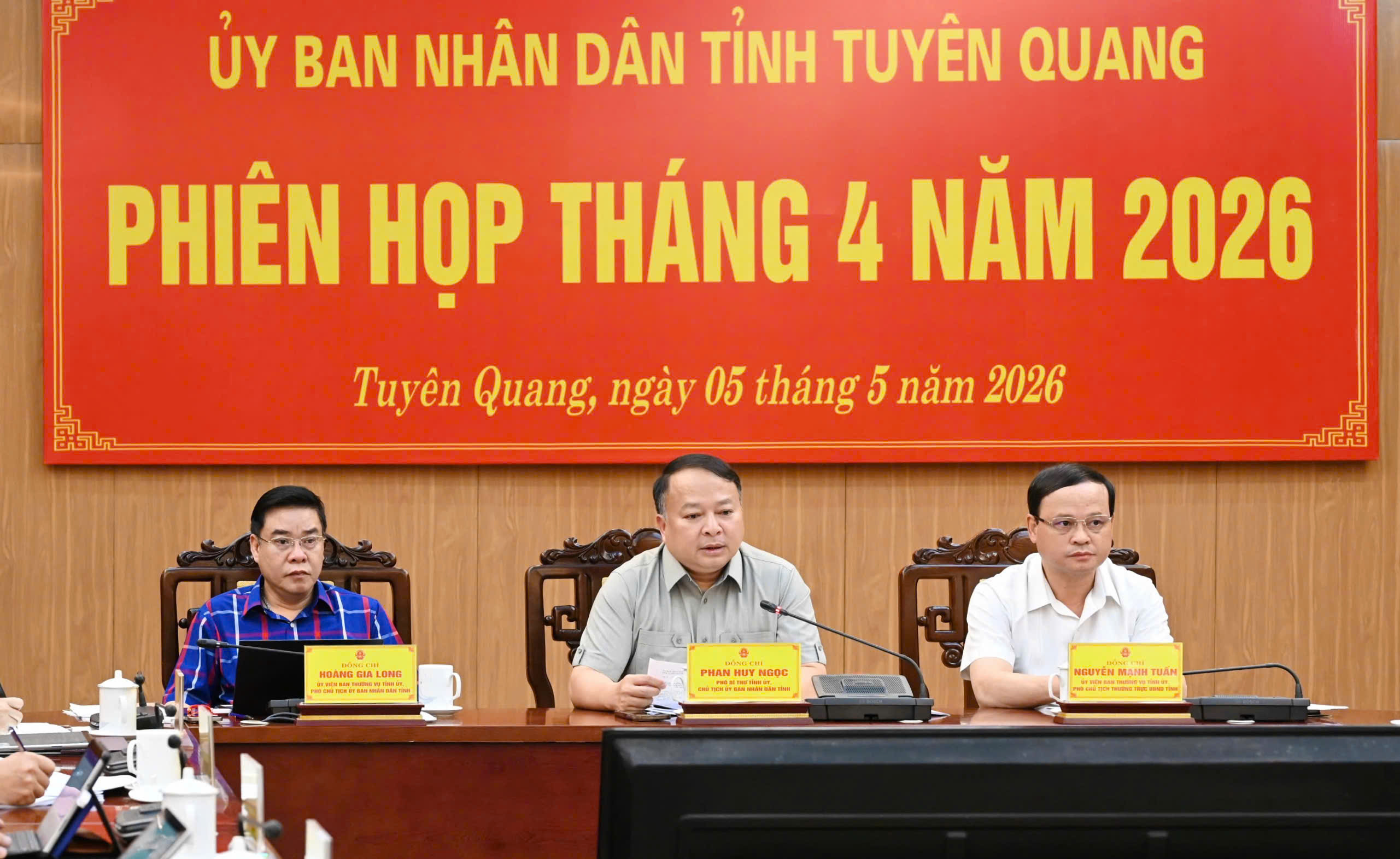 Phiên họp thường kỳ UBND tỉnh tháng 4 năm 2026