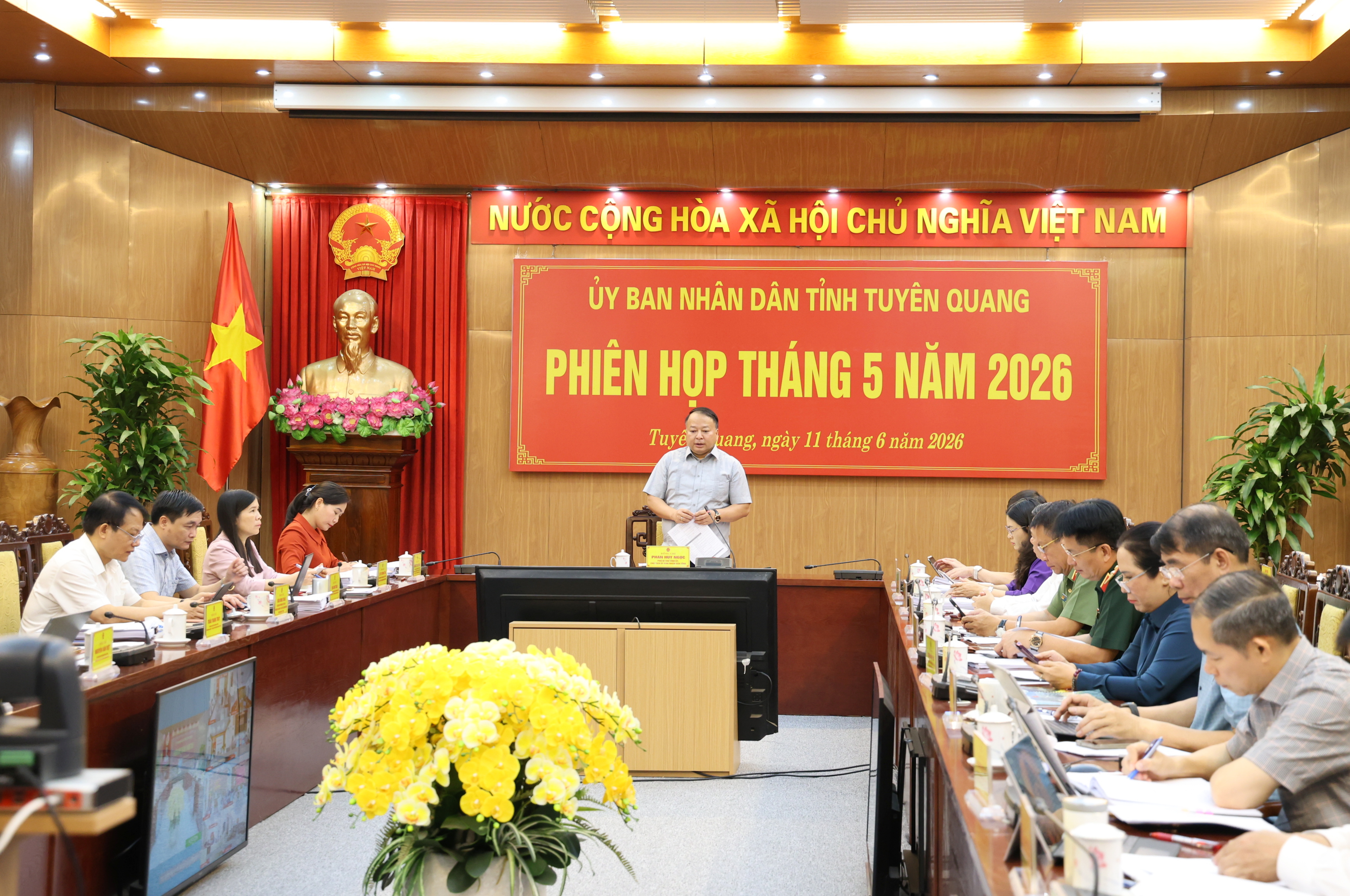 Tập trung tháo gỡ điểm nghẽn, thúc đẩy tăng trưởng kinh tế