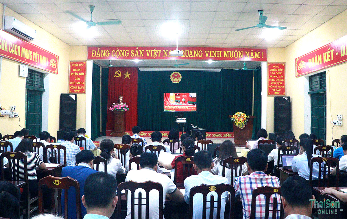 Hội nghị toàn quốc nghiên cứu, học tập, quán triệt và triển khai thực hiện Nghị quyết Hội nghị lần thứ hai Ban Chấp hành Trung ương Đảng khóa XIV