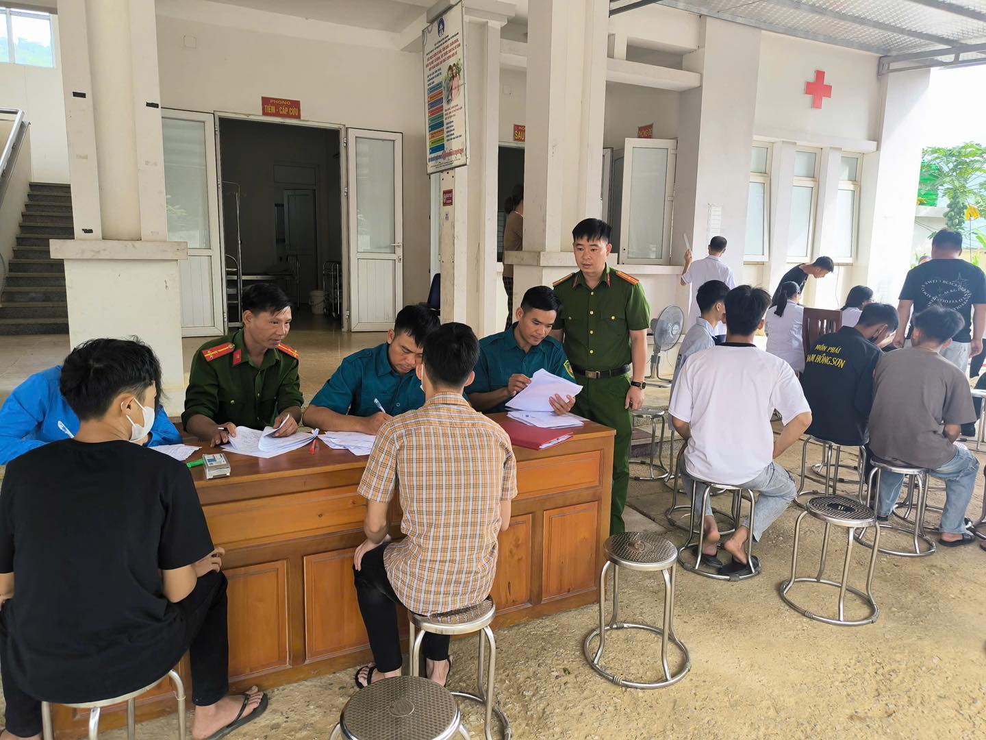 CÔNG AN XÃ HÙNG LỢI PHỐI HỢP VỚI BAN CHỈ HUY QUÂN SỰ XÃ THỰC HIỆN CÔNG TÁC ĐẢM BẢO ANTT, THỰC HIỆN CÔNG TÁC TUYỂN CHỌN CÔNG DÂN THAM GIA NGHĨA VỤ QUÂN SỰ, NGHĨA VỤ CAND NĂM 2026
