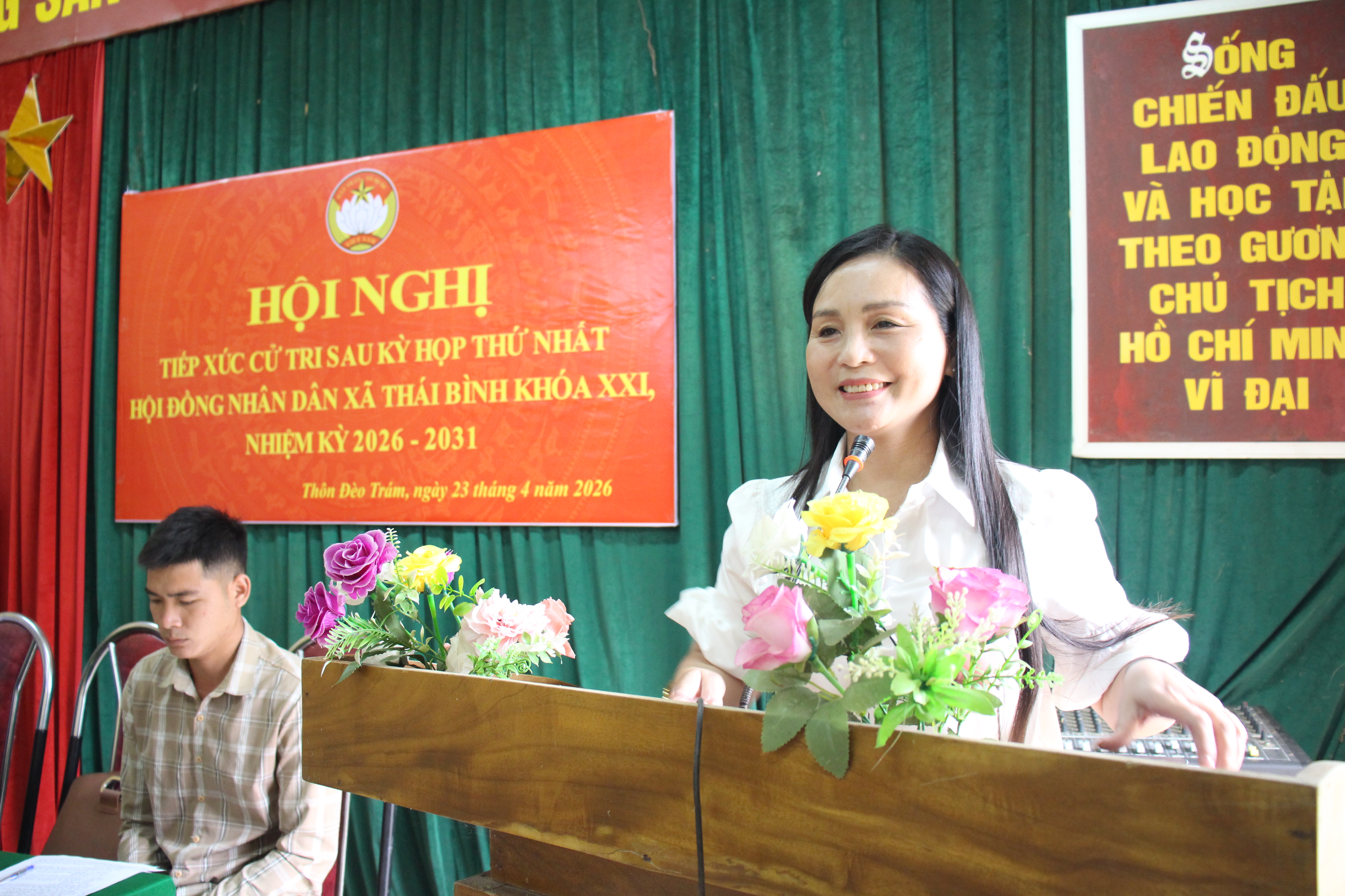 Tổ đại biểu HĐND xã khoá XXI tiếp xúc với cử tri thôn Đèo Trám sau kỳ họp thứ nhất