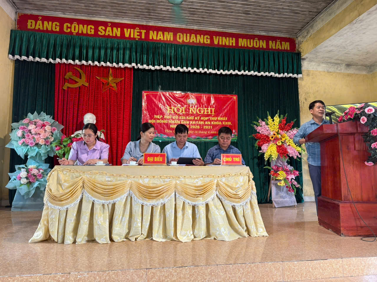 TỔ ĐẠI BIỂU SỐ 3 HỘI ĐỒNG NHÂN DÂN XÃ TÂN AN TIẾP XÚC CỬ TRI TẠI THÔN CHUÔNG XÃ TÂN AN.