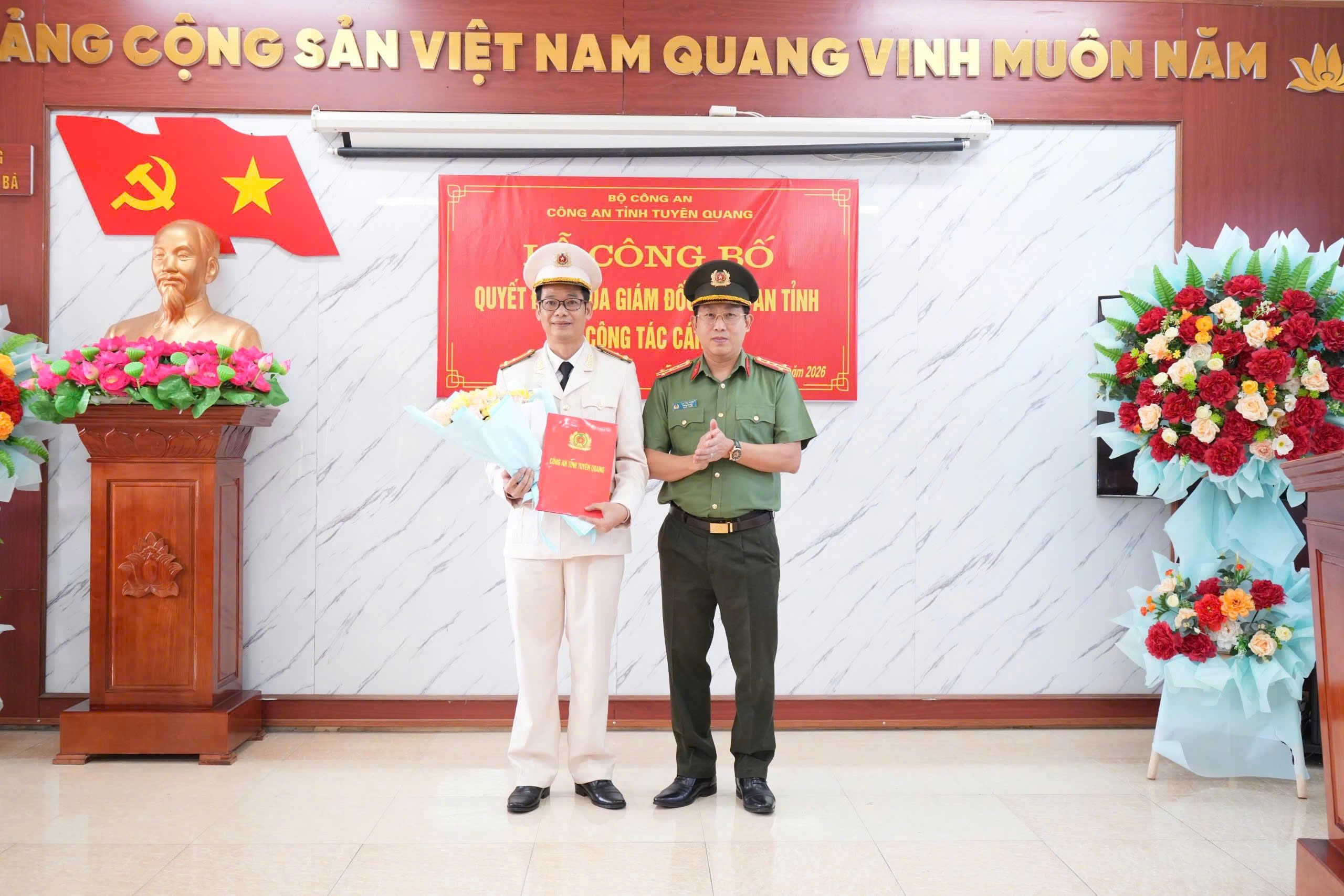 Công an tỉnh Tuyên Quang công bố quyết định về công tác cán bộ tại xã Tùng Bá