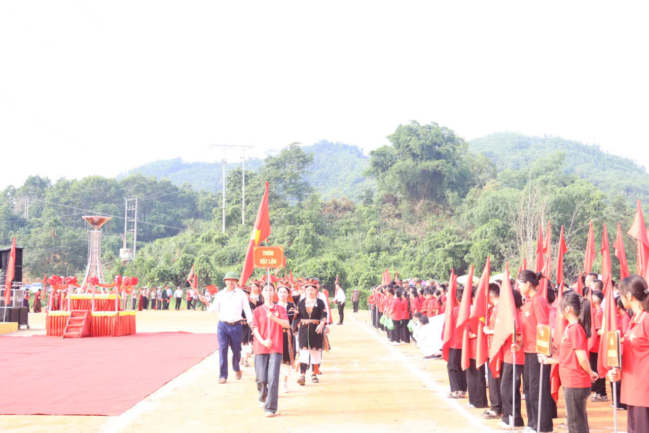Diễu hành Vật Lậu.jpg